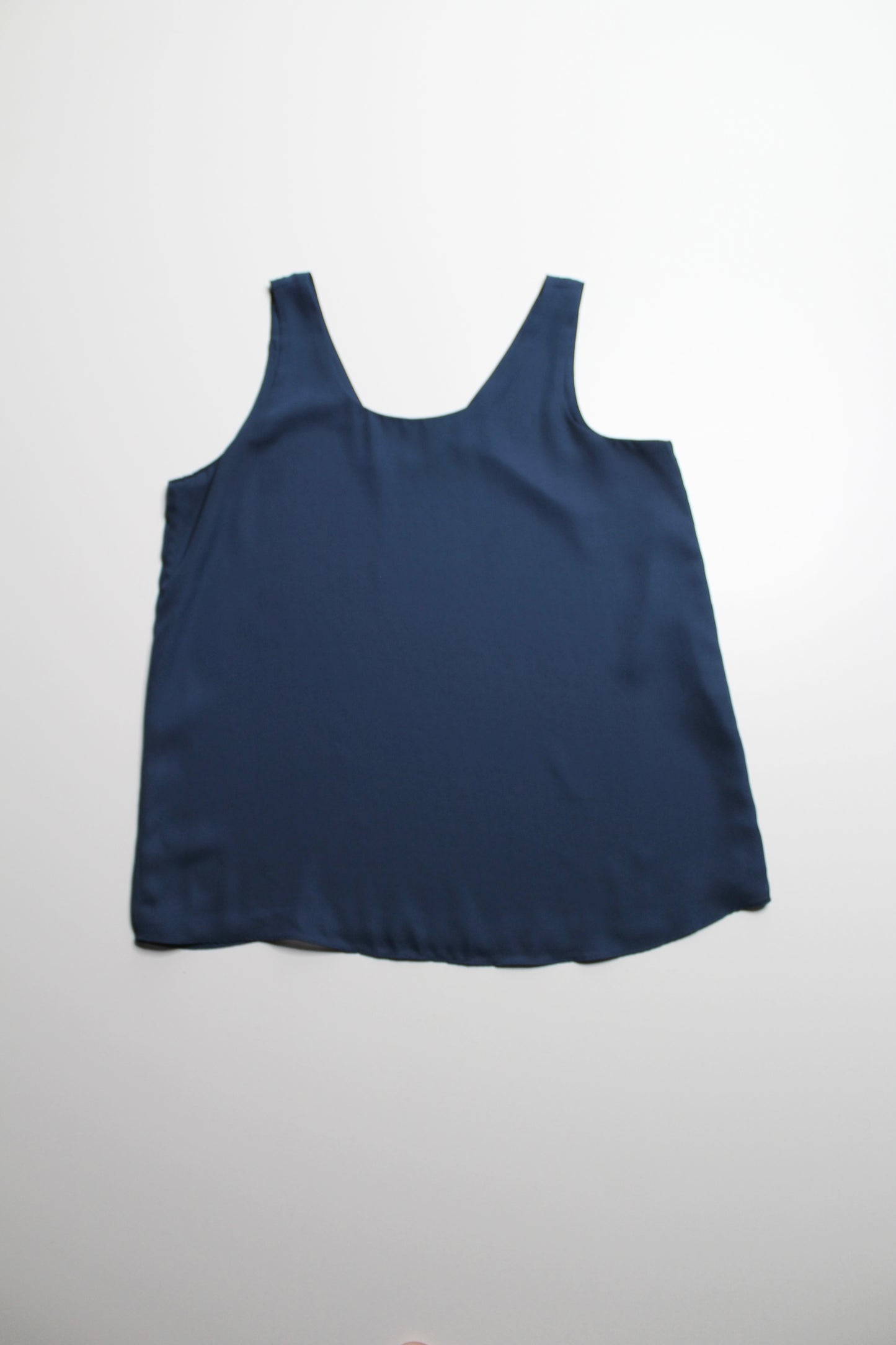 Unknown brand teal sleeveless blouse, no size. fits like large