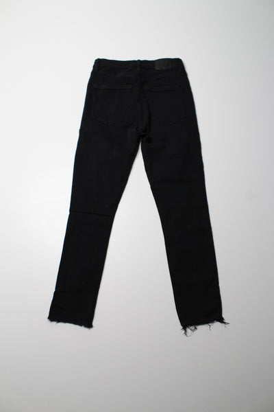 Aritzia Denim Forum black ‘Lola’ high rise skinny crop jeans, size 25 (24”)