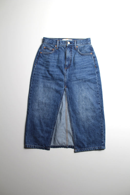 Aritzia Denim Forum ‘90’s Hallie’ denim skirt, size 23