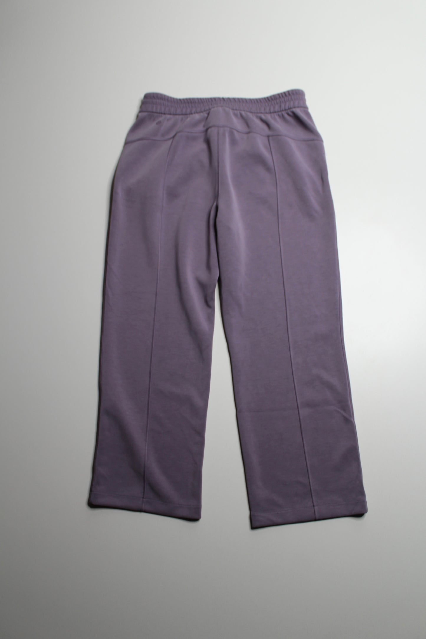 Lululemon purple ‘softstreme high rise straight leg’ crop pant, size 8 (was $58)