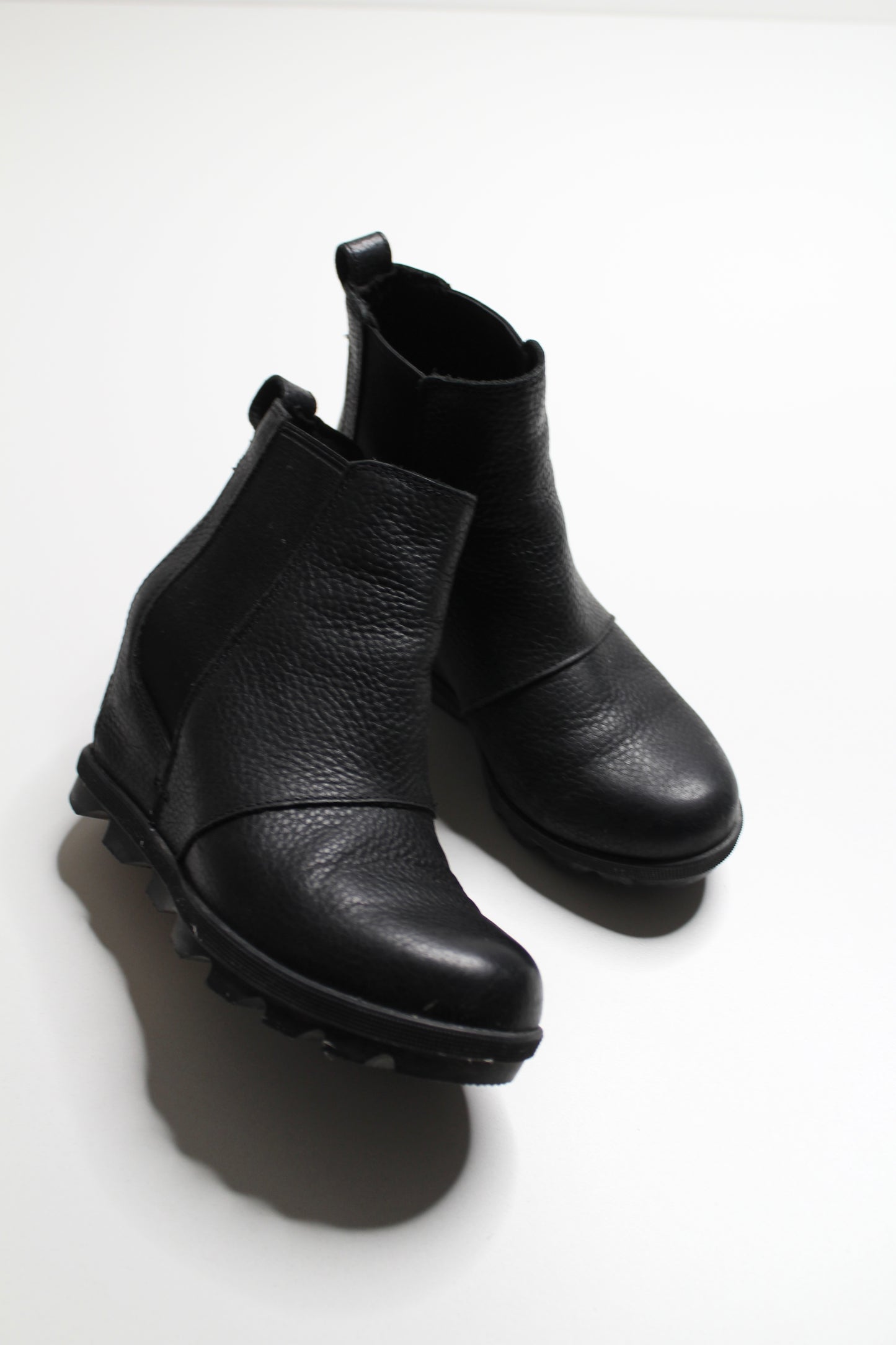 Sorel black pebbled wedge boot, size 6 (price reduced: was $65)