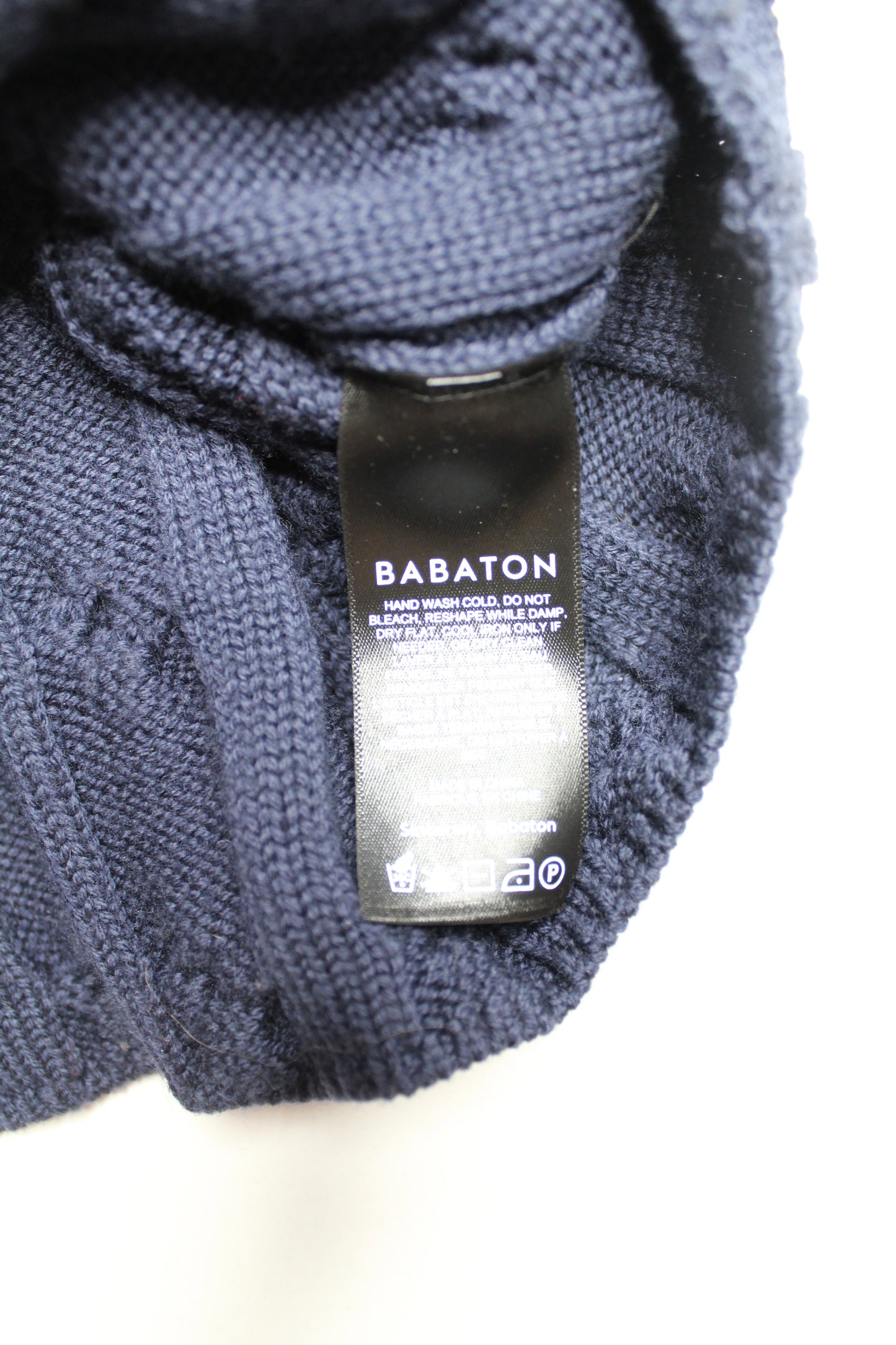 Aritzia navy cable knit ‘glory’ merino wool cropped sweater, size small (oversized fit)