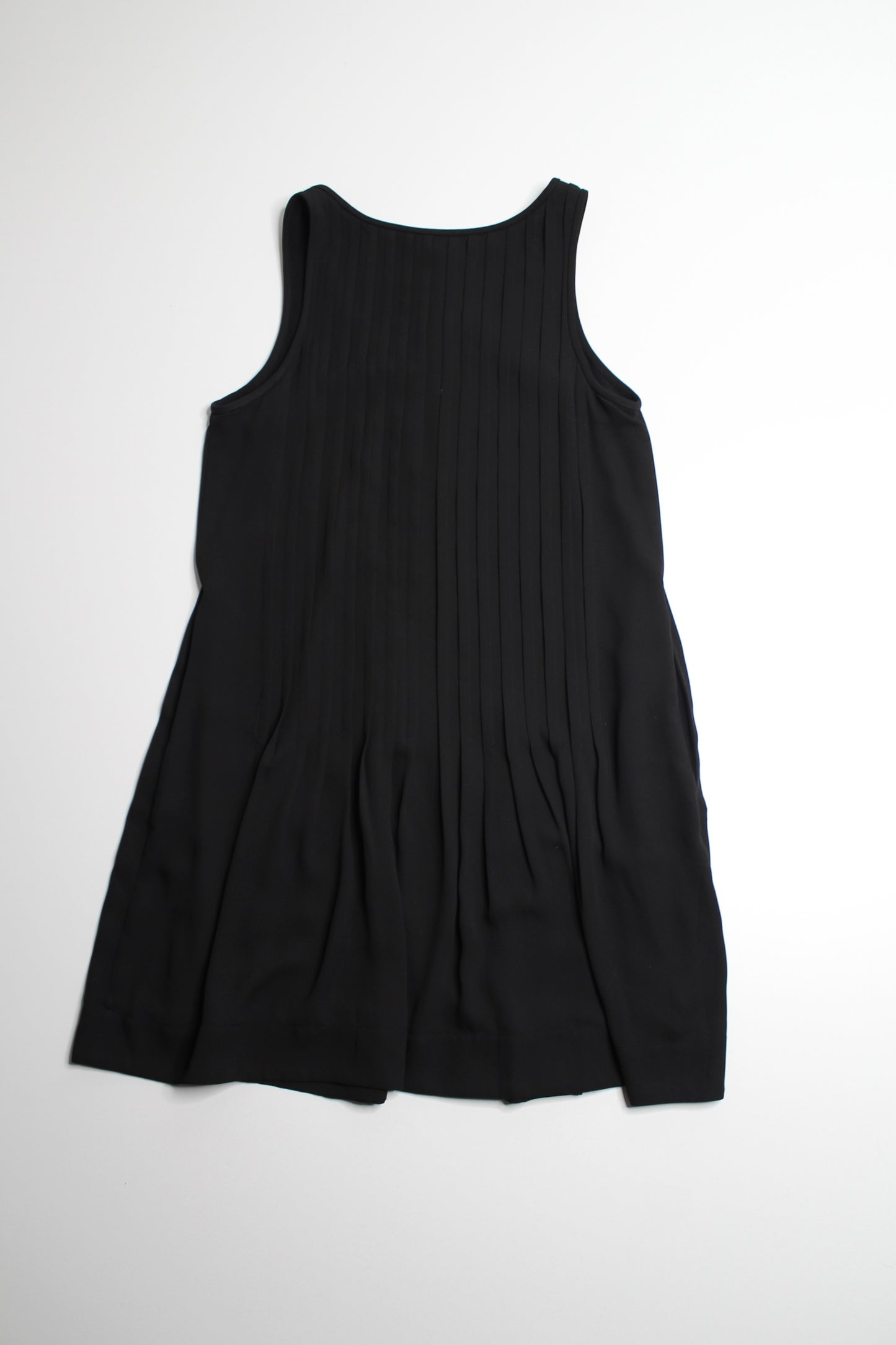 Aritzia babaton black pleated dress, size xs (loose fit)