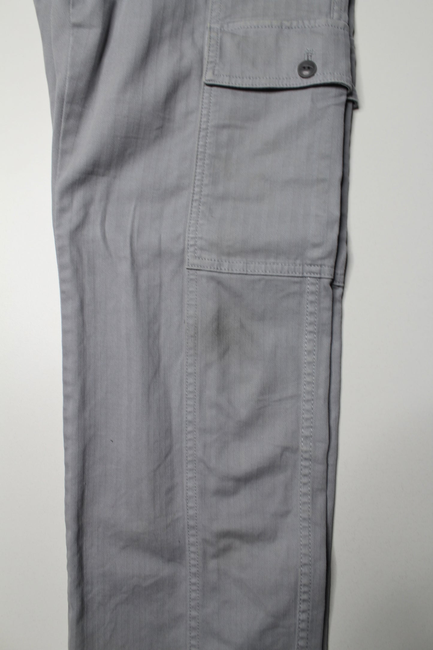 Madewell light grey ‘90s cargo straight leg pant, size 26 (additional 50% off at checkout)