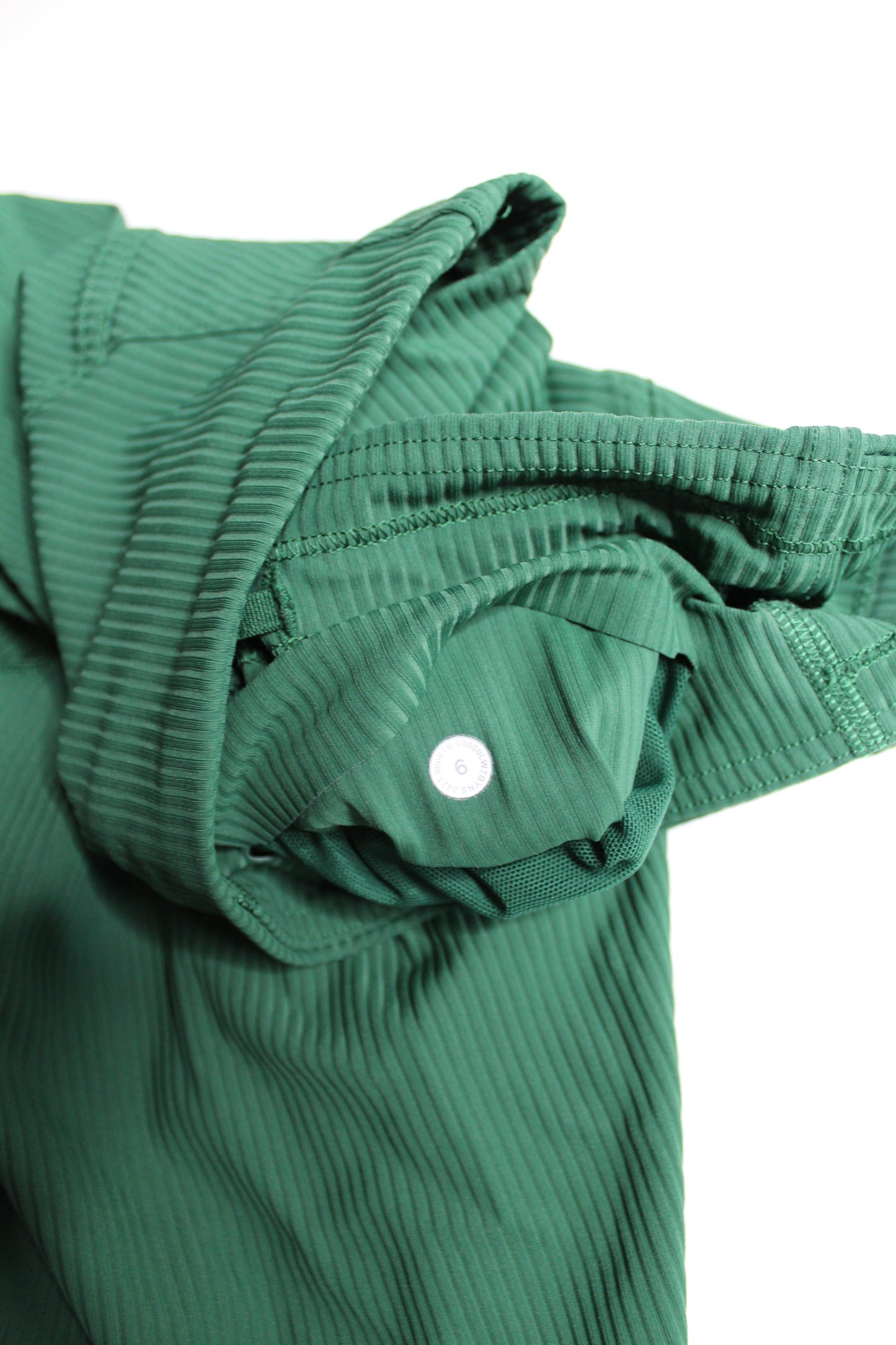 Lululemon everglade green base pace high-rise shorts, size 6 (8”) *ribbed nulux