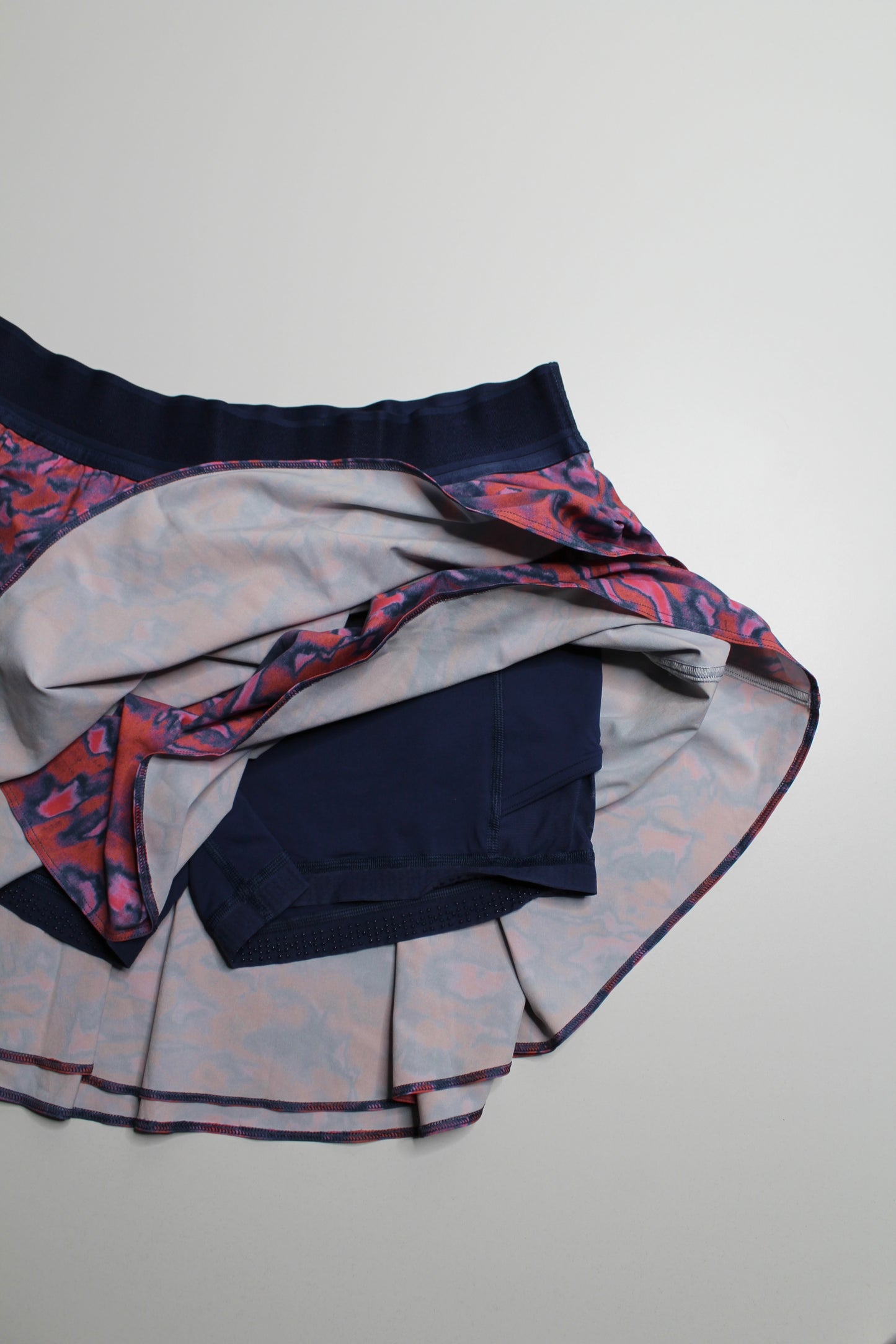 Lululemon chroma clash multi/mineral blue ‘court rival’ skirt, size 12 *tall