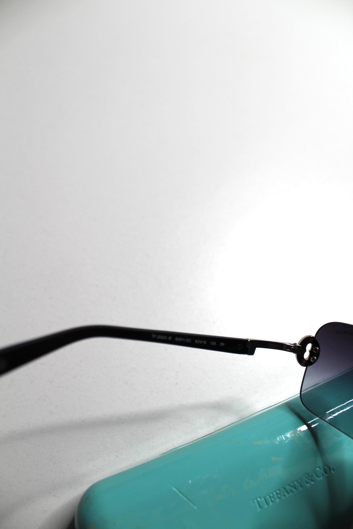 Tiffany & Co. gradient key sunglasses (with case) (additional 50% off)