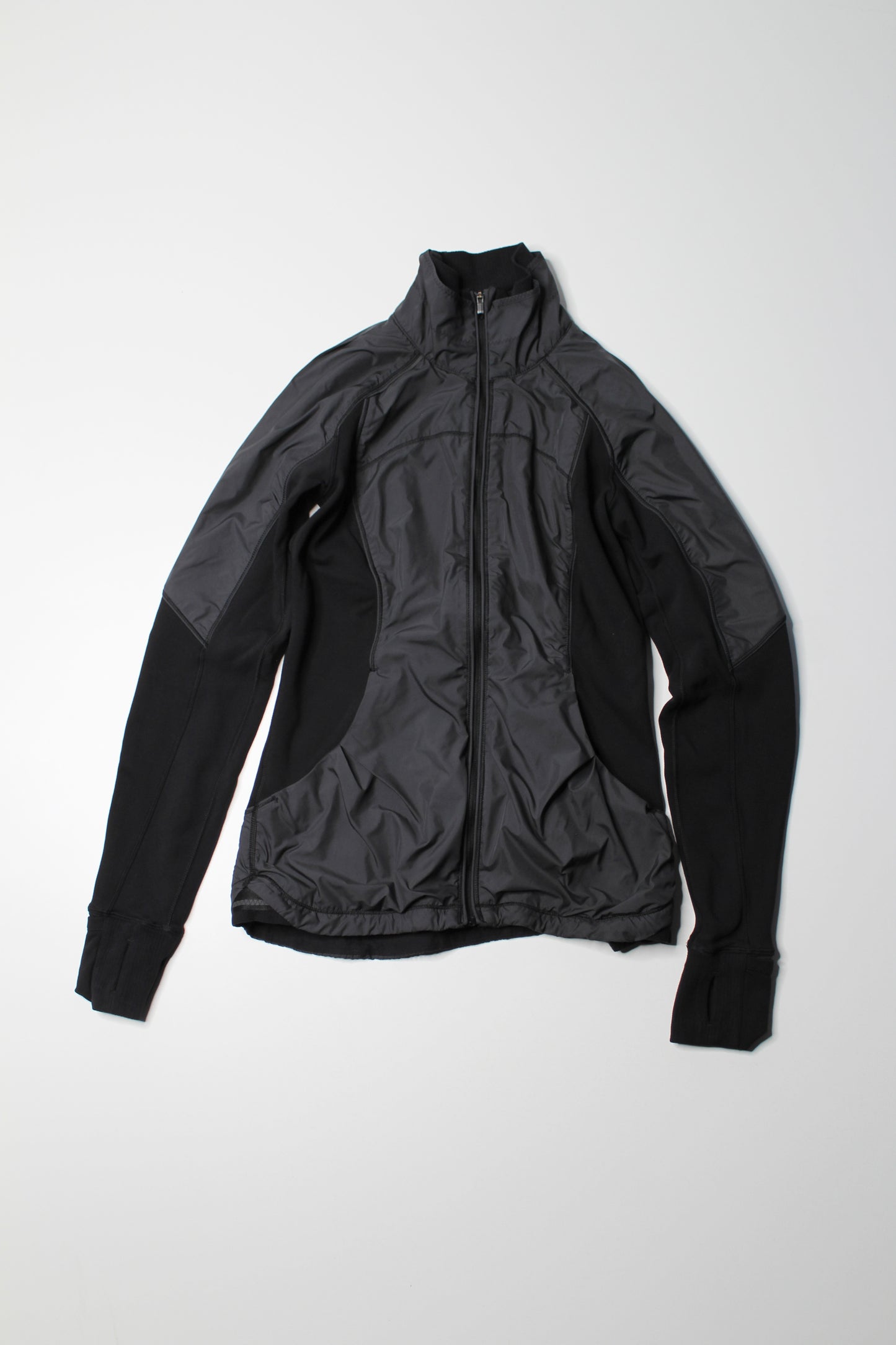Lululemon black ‘can’t stop’ run jacket, size 4