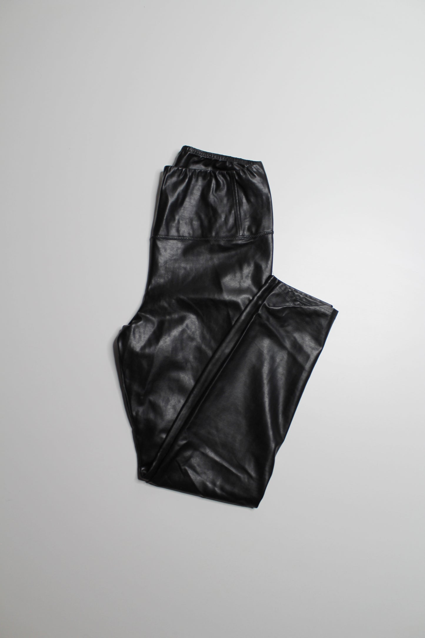 Aritzia Wilfred Free black 'daria' faux leather legging, size medium *full length