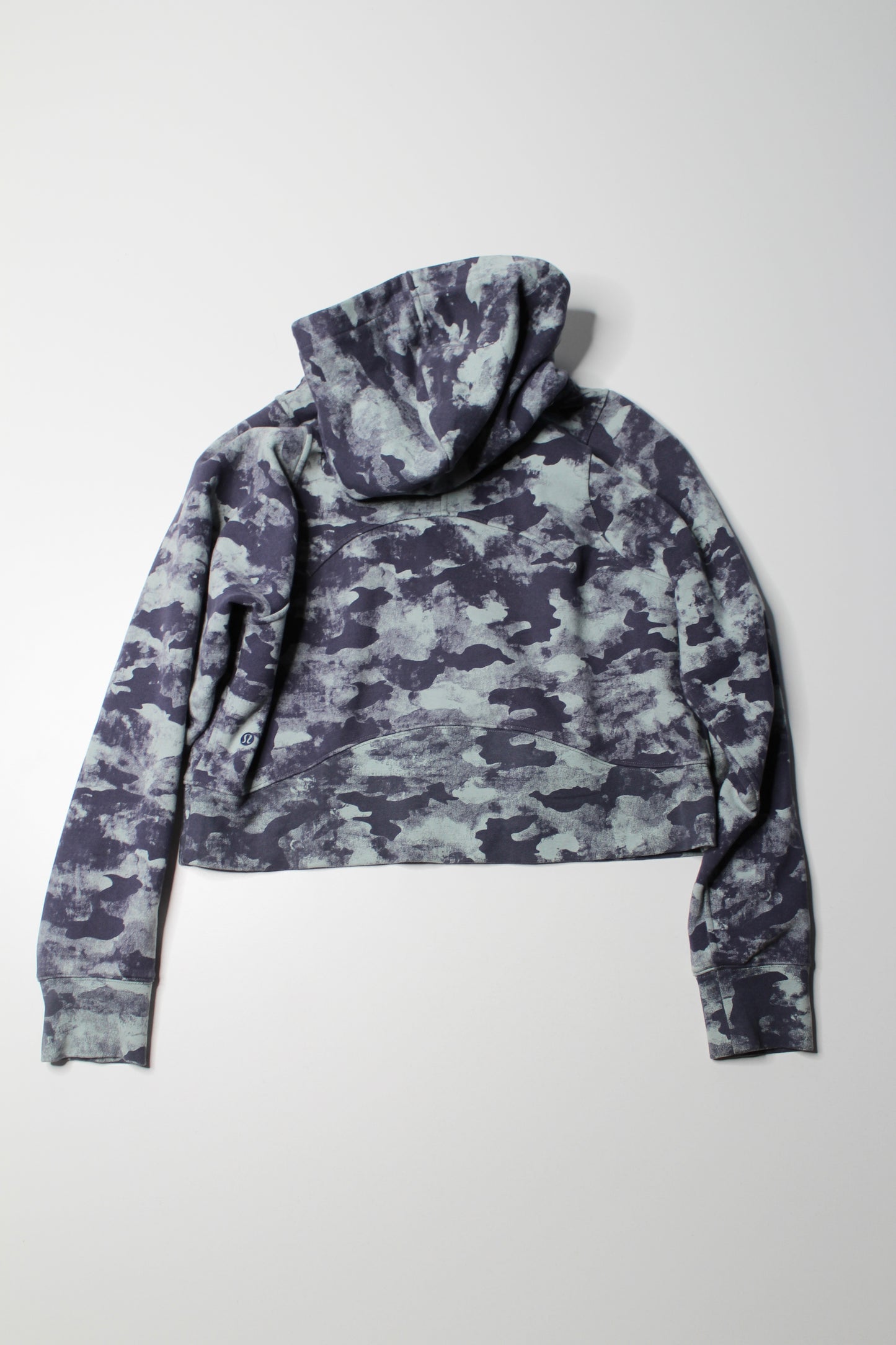 Lululemon heritage camo wash / blue multi ‘loungeful’ cropped hoodie, size 6 (relaxed fit) (sale: was $48)