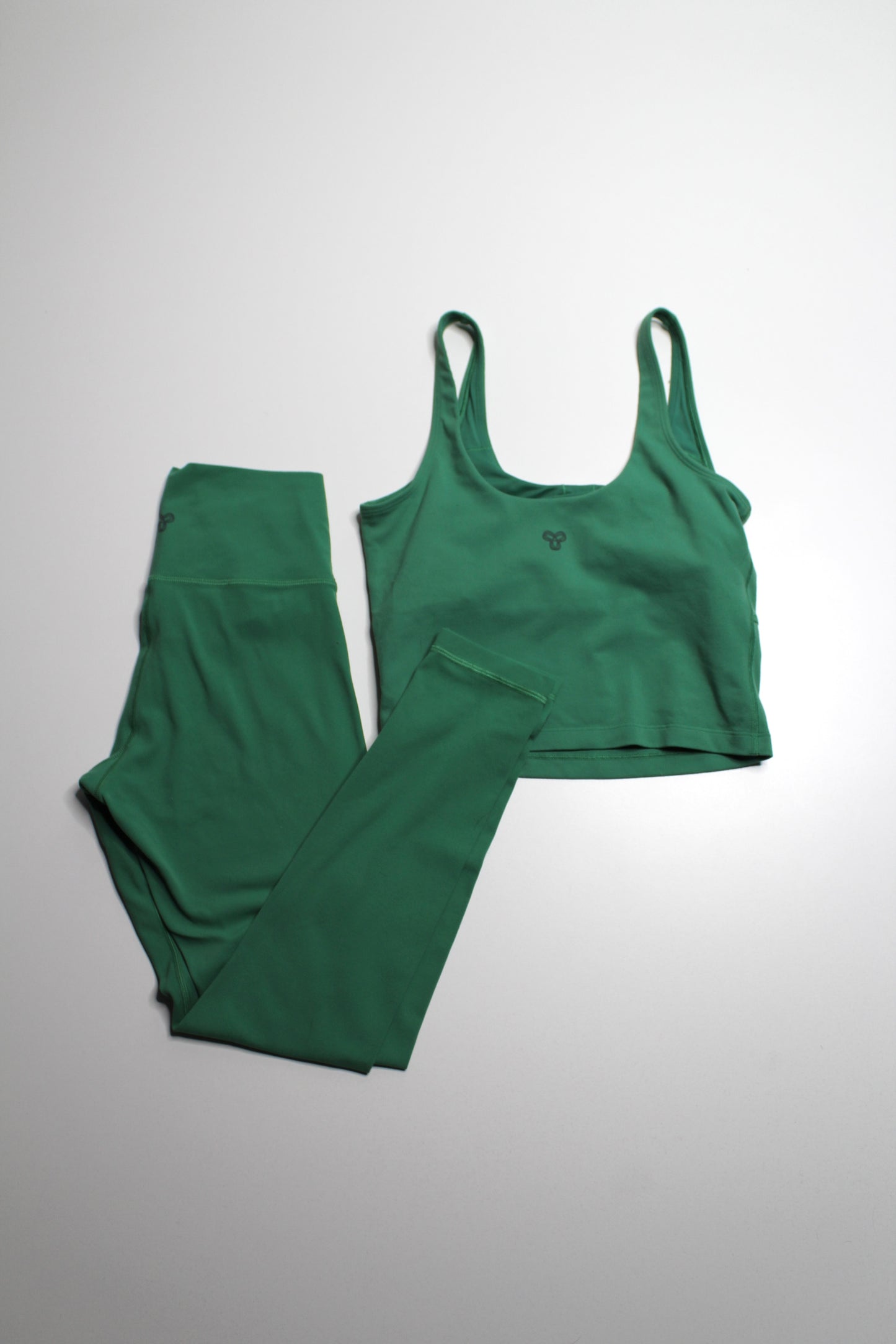 Aritzia TNA ‘butter bound’ green athletic tank, size small *matching leggings available