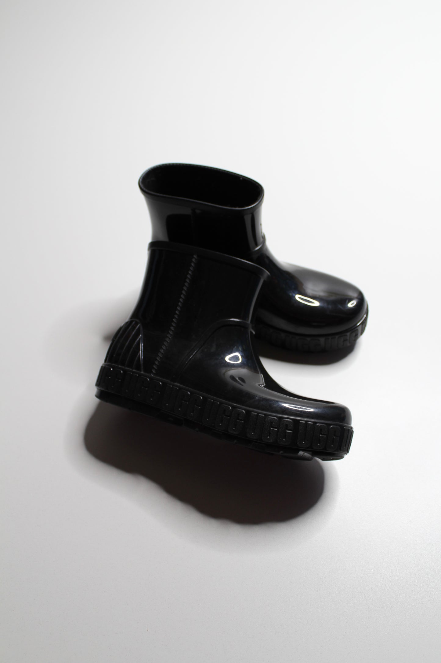 UGG black ‘drizlita’ rain boot, size 6
