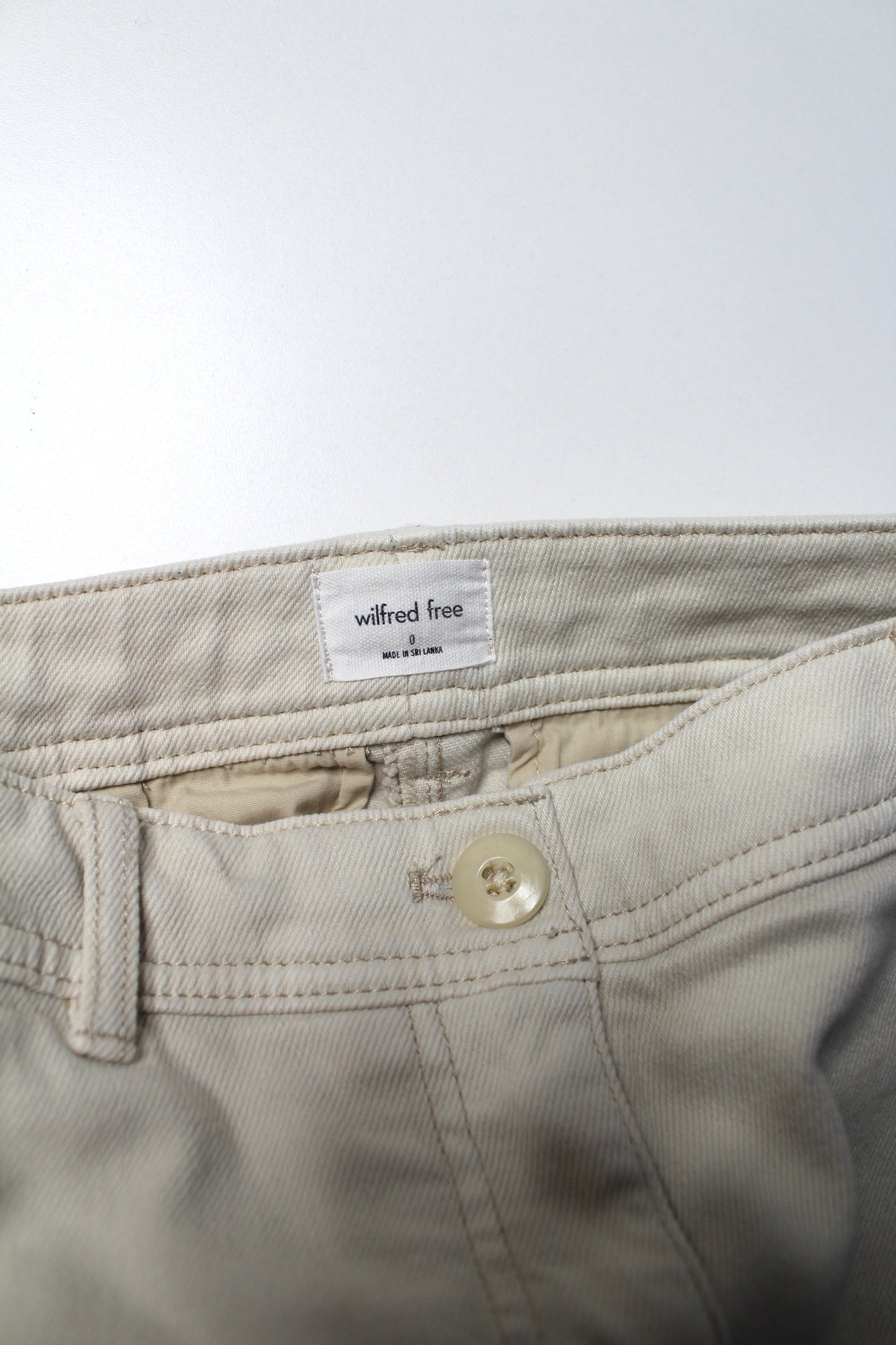 Aritzia Wilfred Free cream straight leg cargo style pant, size 0