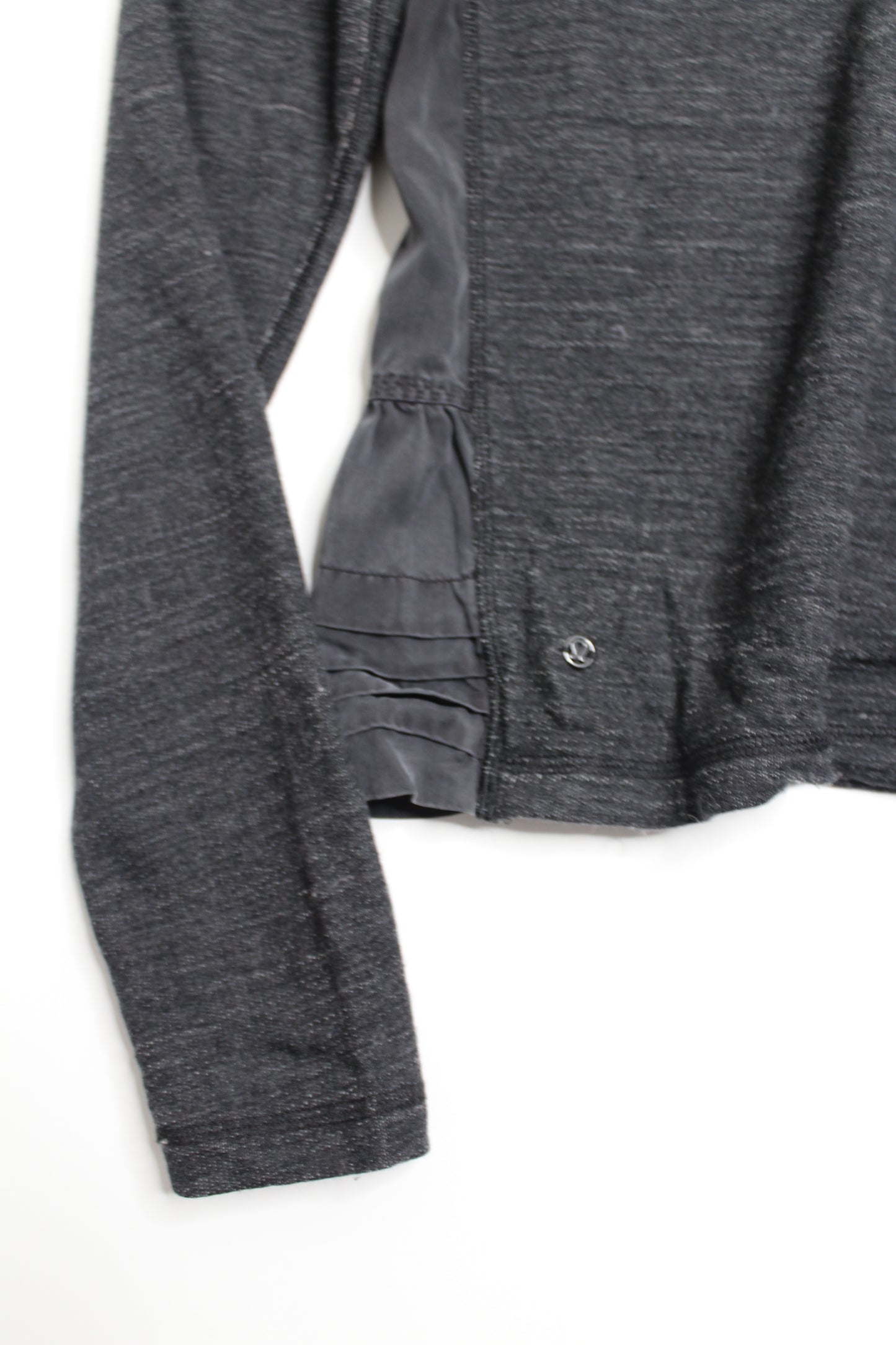 Lululemon grey sattva sweater, no size. Fits like size 4 (relaxed fit)