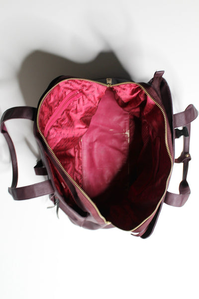 Lululemon bordeaux drama ‘om the day’ gym/weekend bag