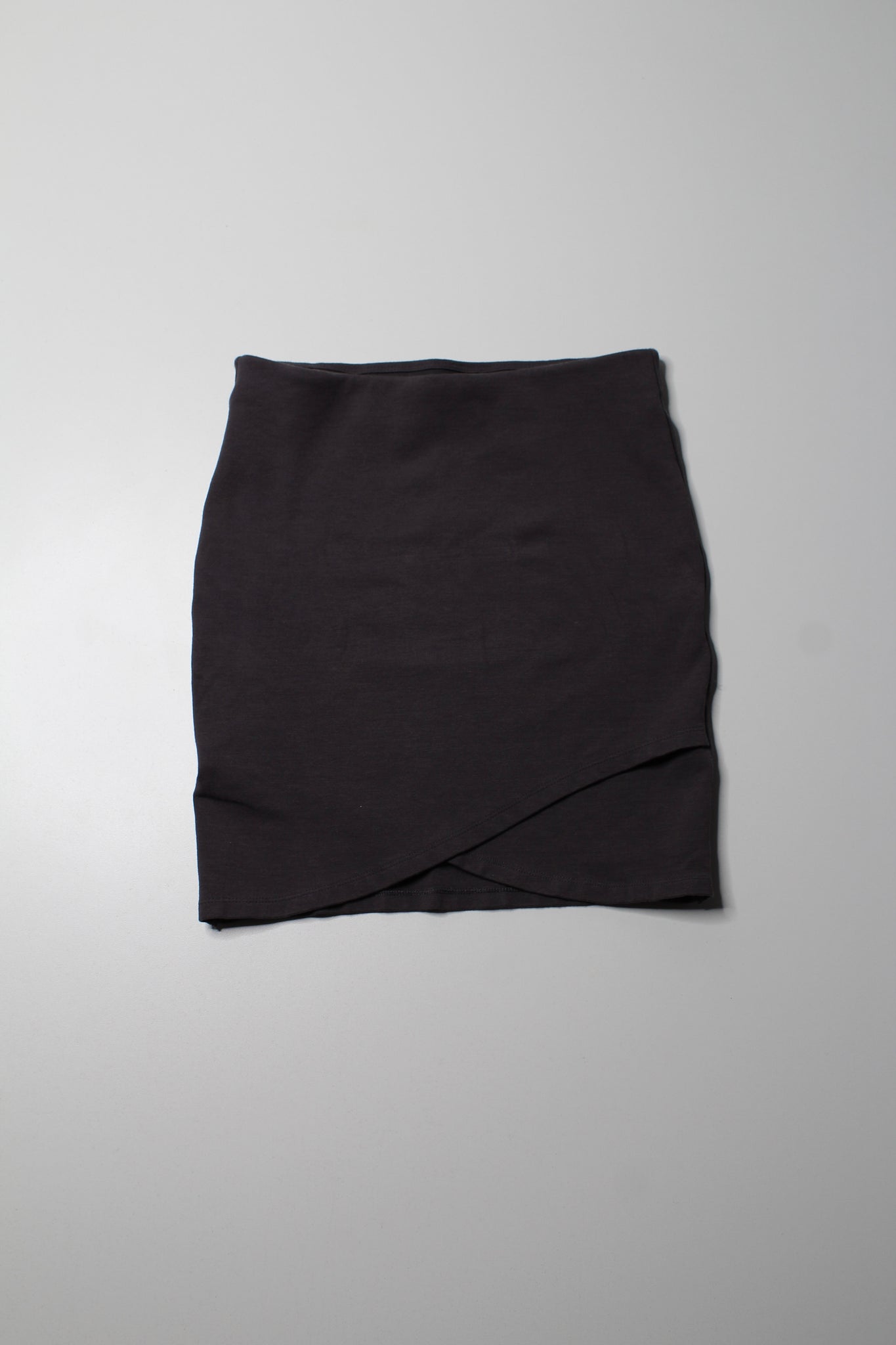 Aritzia Talula dark grey grey faux wrap 'primrose' bodycon mini skirt, size small