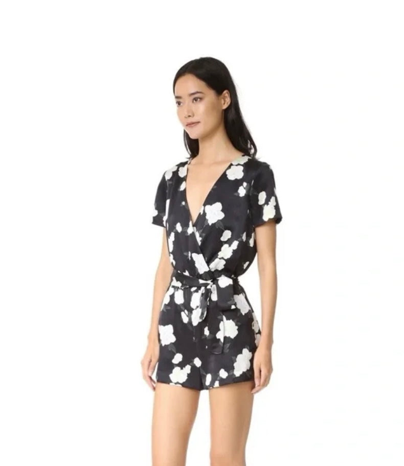 Club Monaco ‘zemphira’ floral shorts romper, size 0 (xs/small)