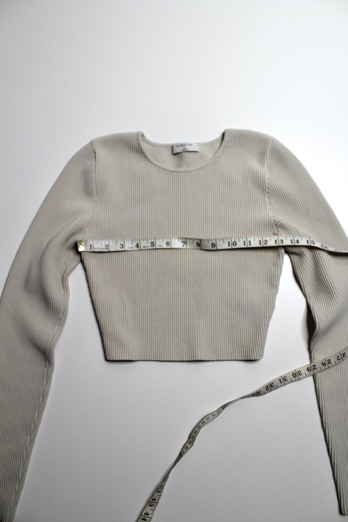 Aritzia Babaton bone ribbed sculpt knit long sleeve, size medium