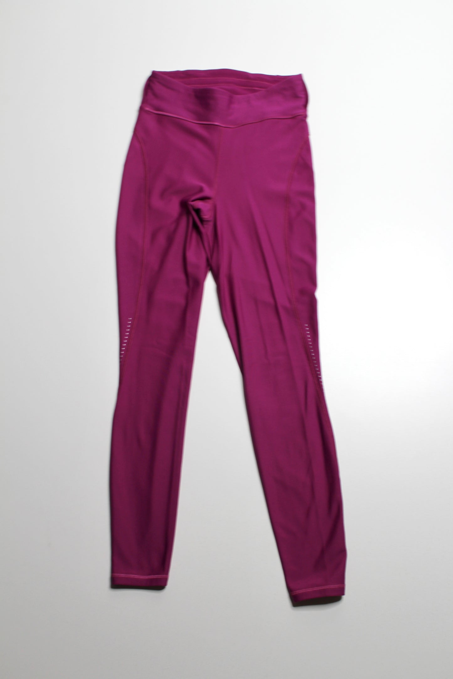 Lululemon chase the chill High-Rise Tight, size 6 28"