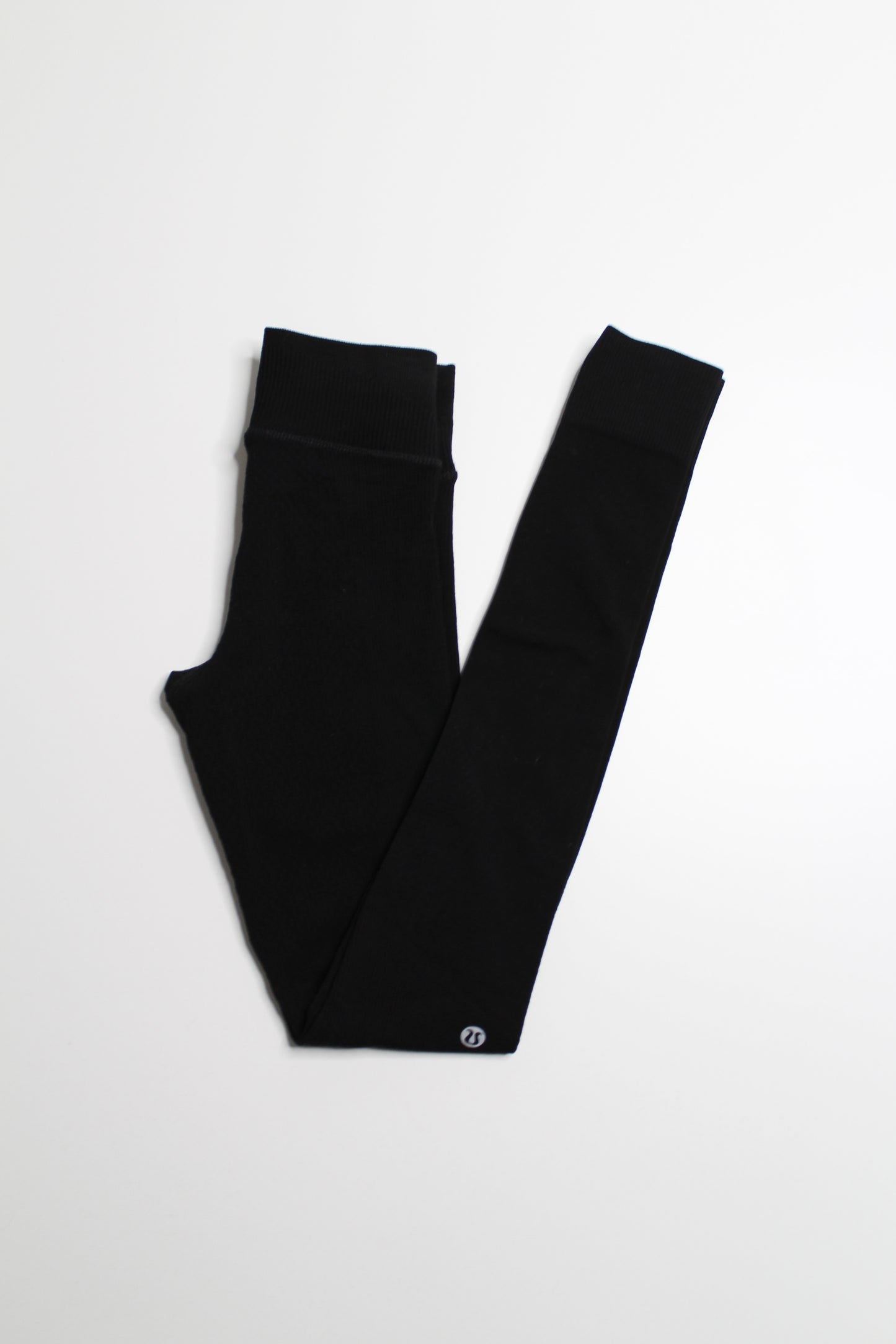 Lululemon black hiking merino wool blend base layer seamless tights, size 2 (28”) (was $58)