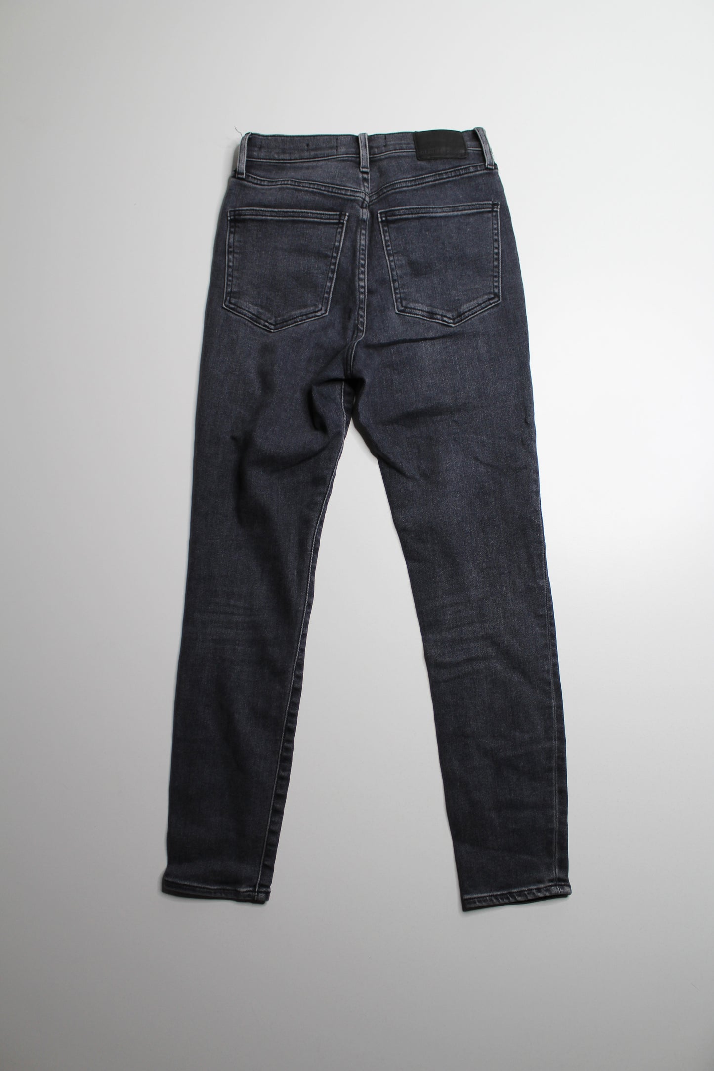 Aritzia Denim Forum black wash Lola skinny jeans, size 26
