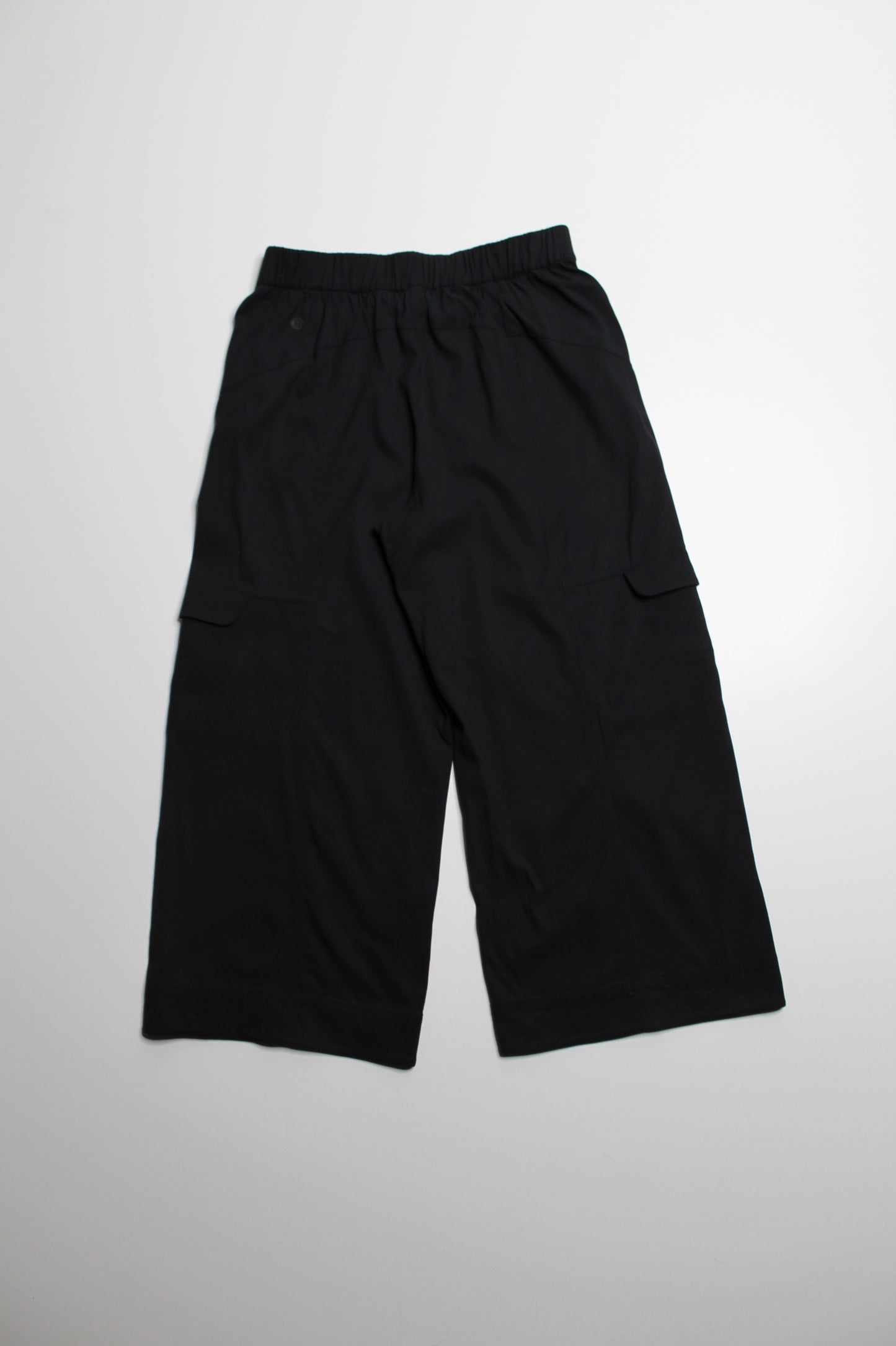 Lululemon black ‘metropolis maven high rise’ crop pant, size 6