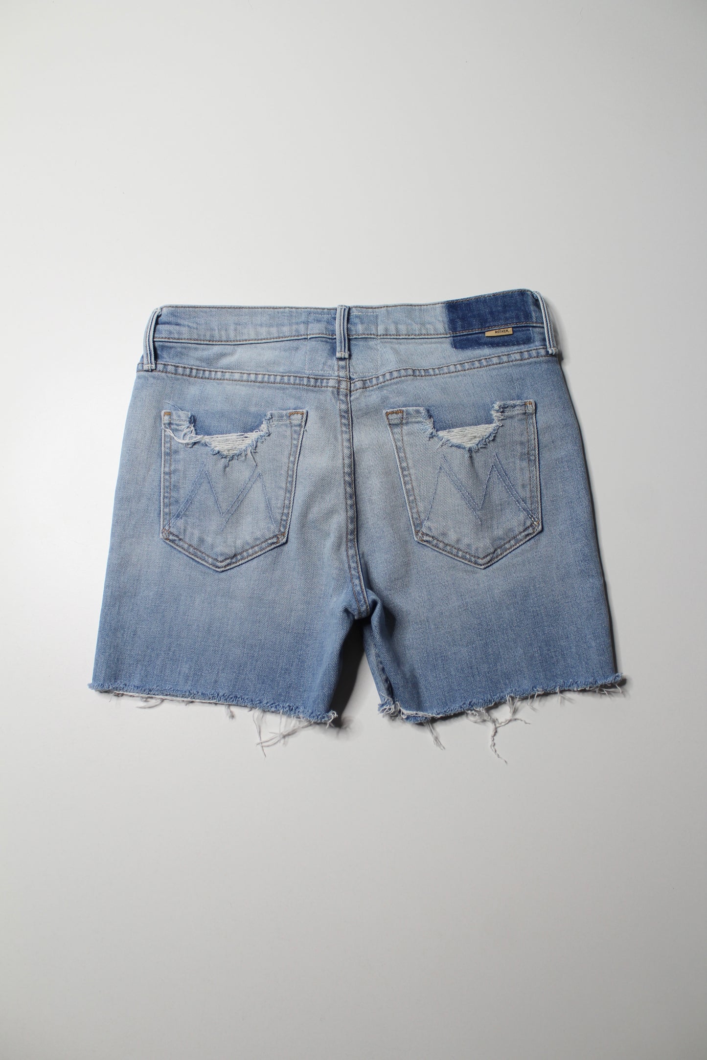 Mother ‘dutchie ankle jaws’ cut off jean shorts, size 27 (4.5”) (fit like 26)