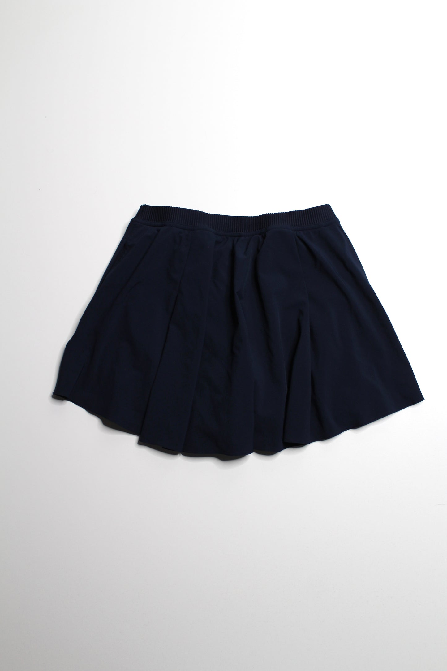 Lululemon navy 'court rival' skirt, size 6