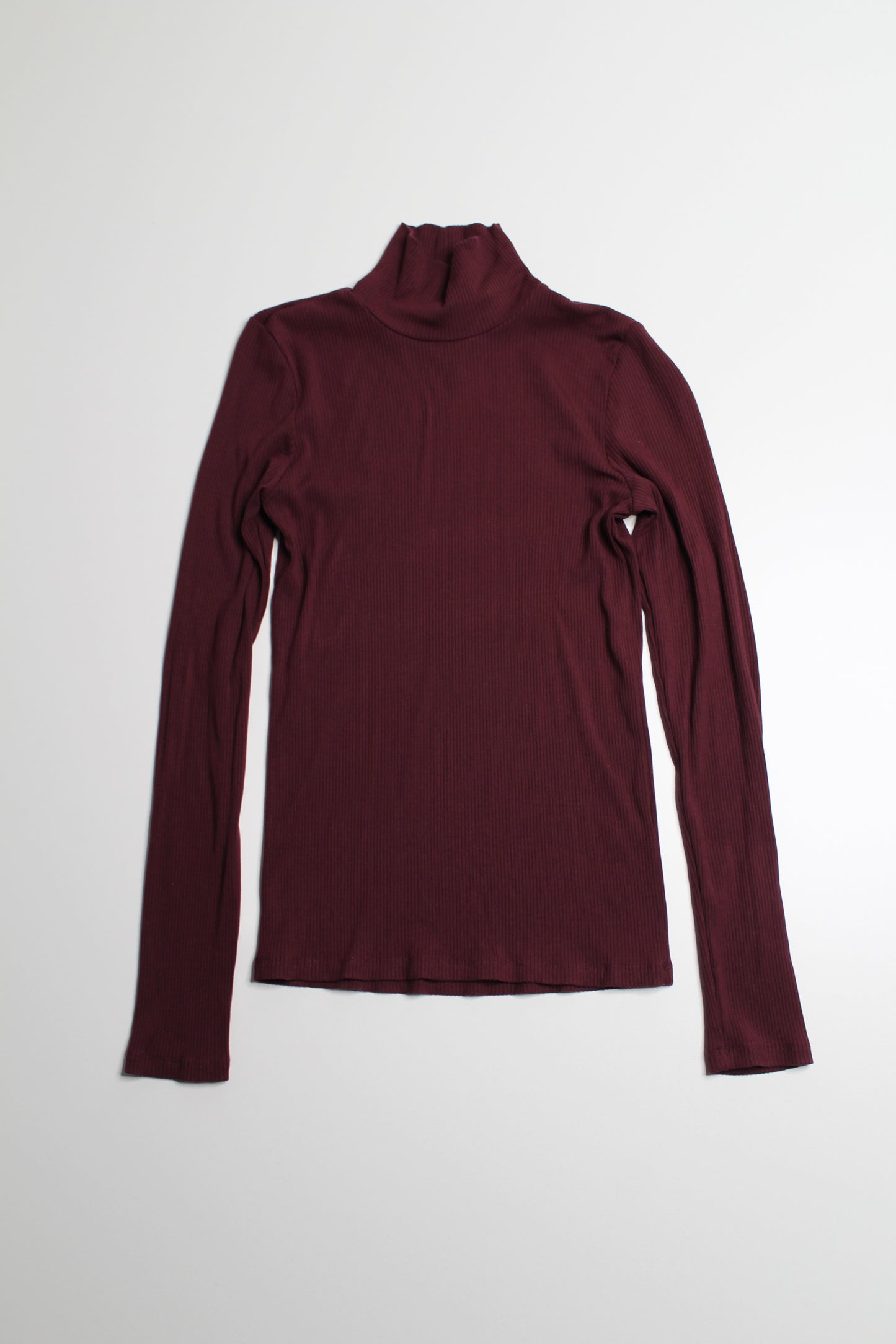 Aritzia wilfred spiced burgundy only ribbed turtleneck long sleeve, size medium