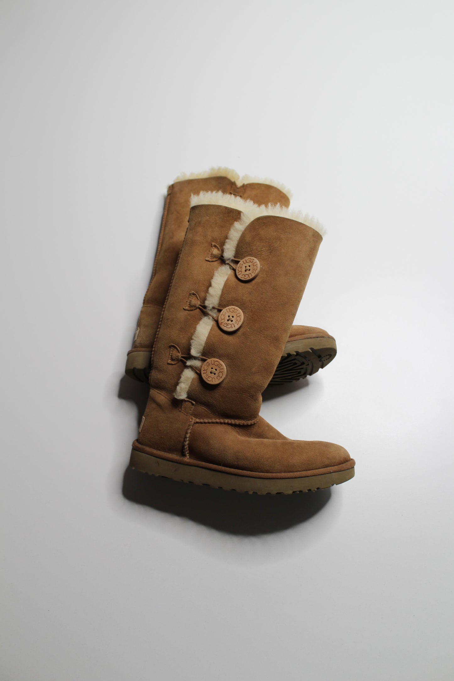 UGG chestnut 'Bailey button triplet' boots, size 8 (sale: was $40)