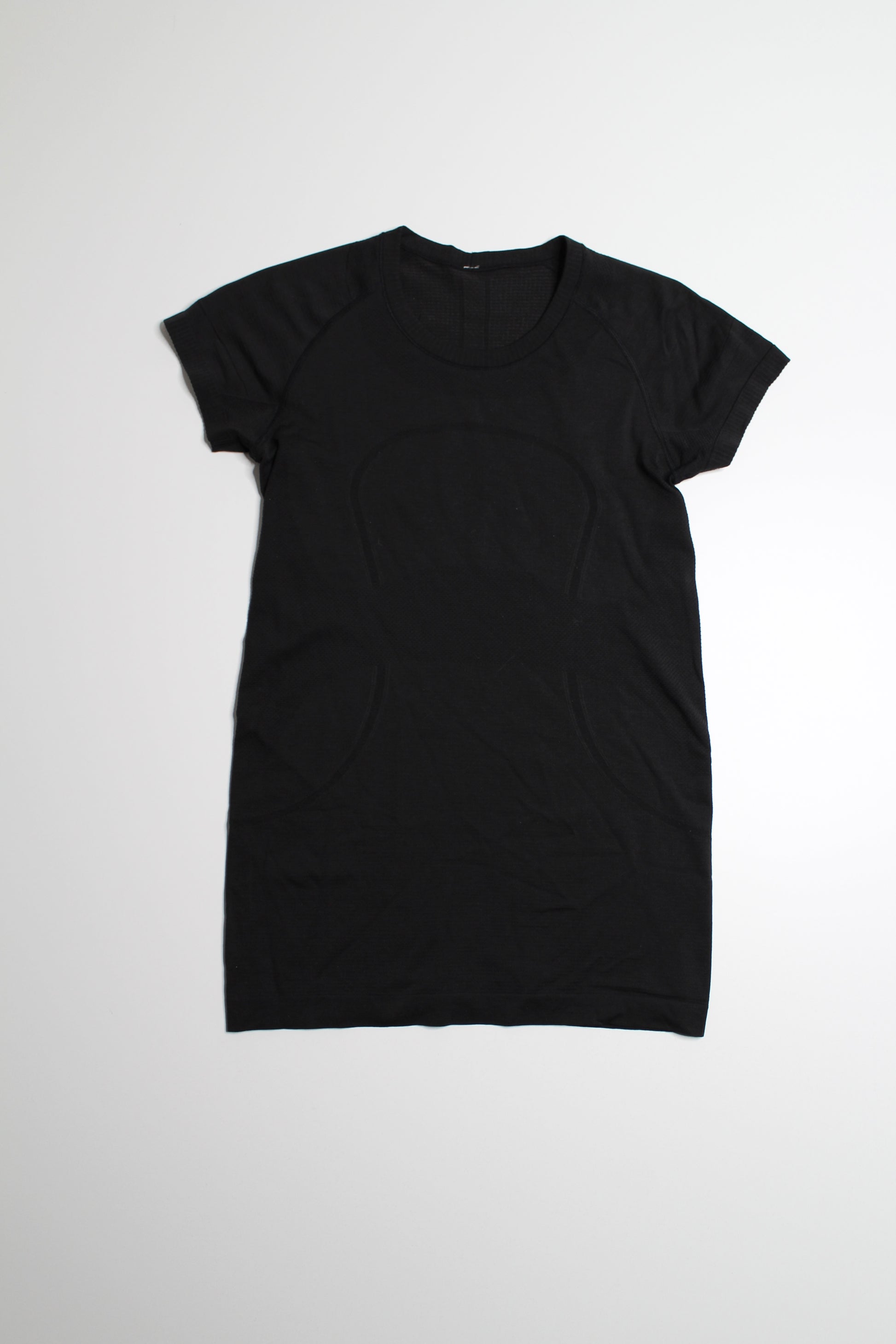 Lululemon black swiftly tech short sleeve, size 8