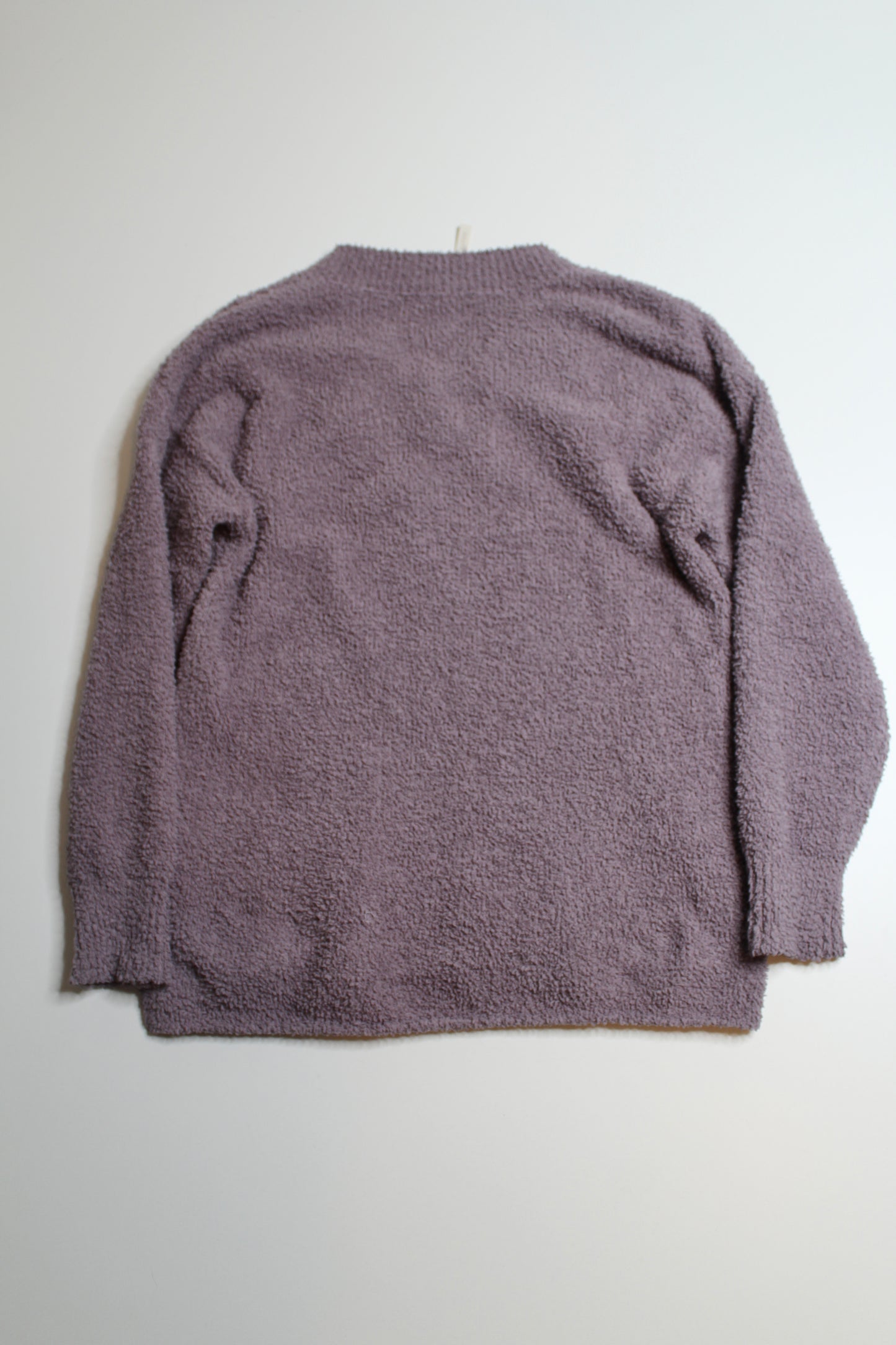 Aritzia babaton the group lavender retreat v neck fuzzy sweater, size small (relaxed fit) (price reduced: was $30)