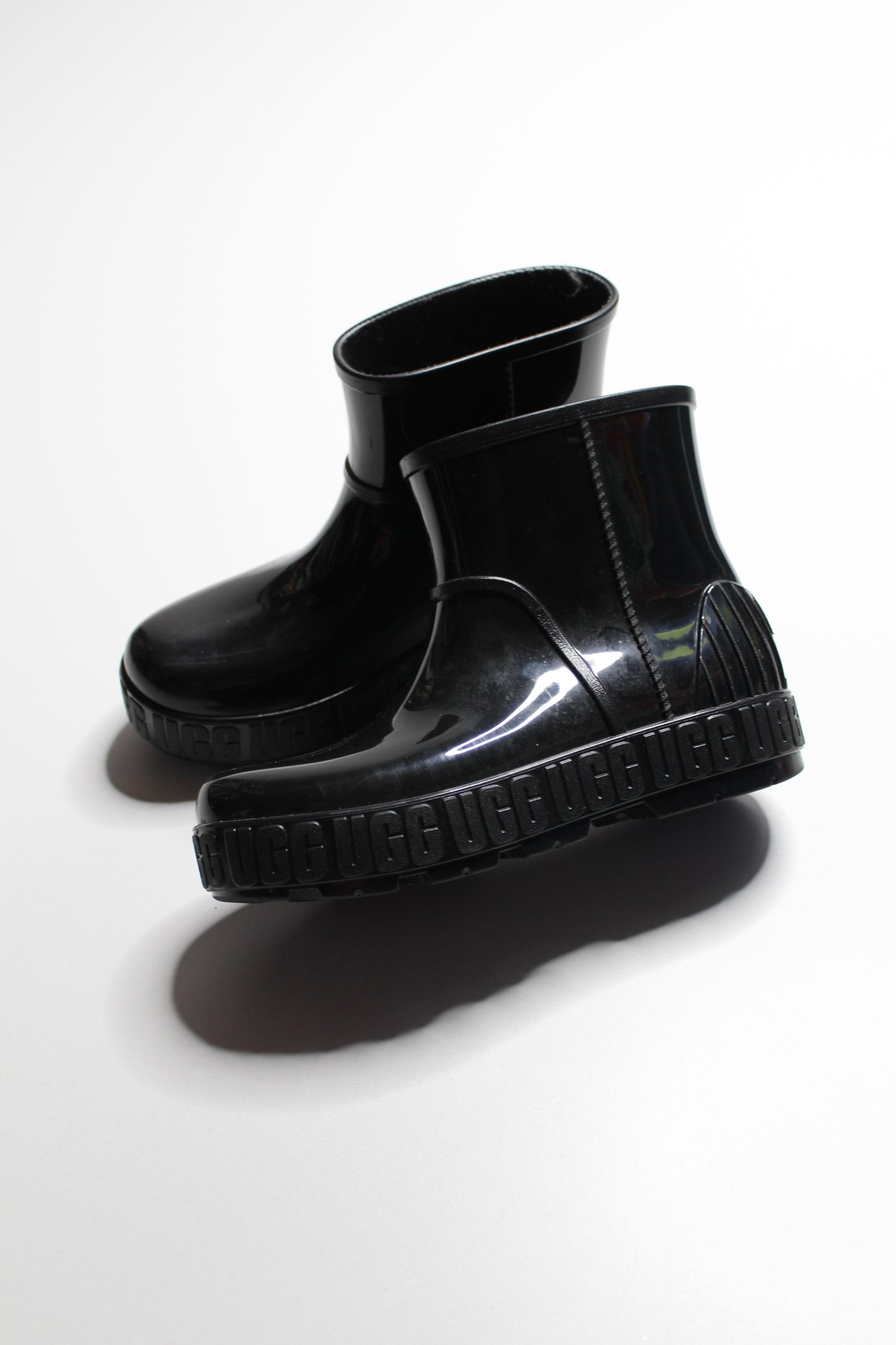 UGG black ‘drizlita’ rain boot, size 6