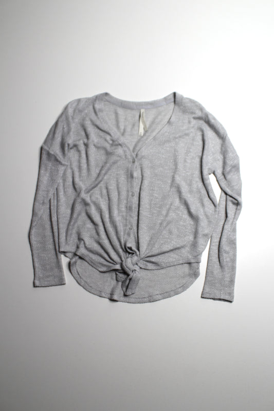 Aritzia TNA light grey tie front button up waffle long sleeve, size xsmall (oversized fit)