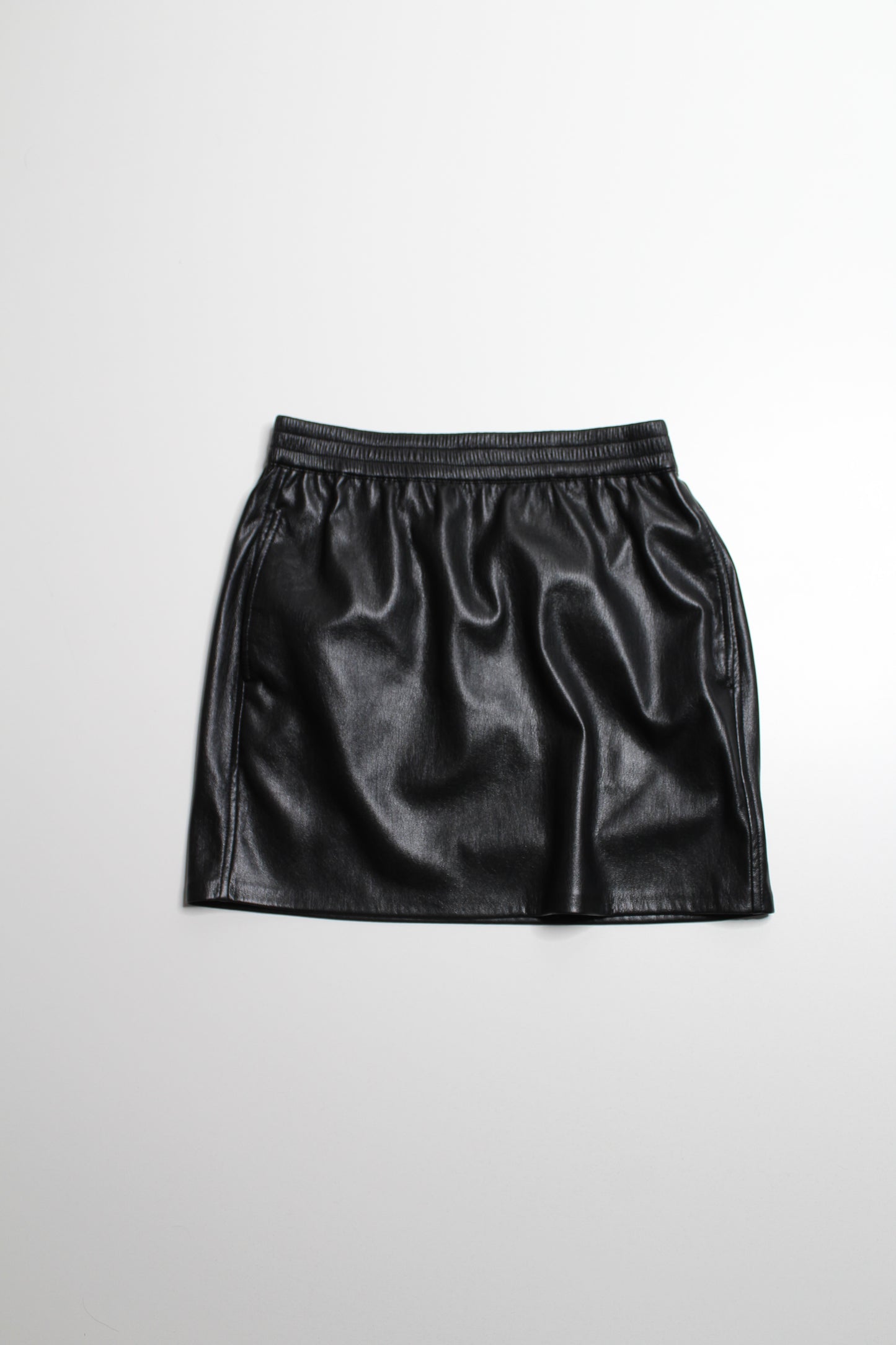 Aritzia Babaton faux leather mini skirt, size small
