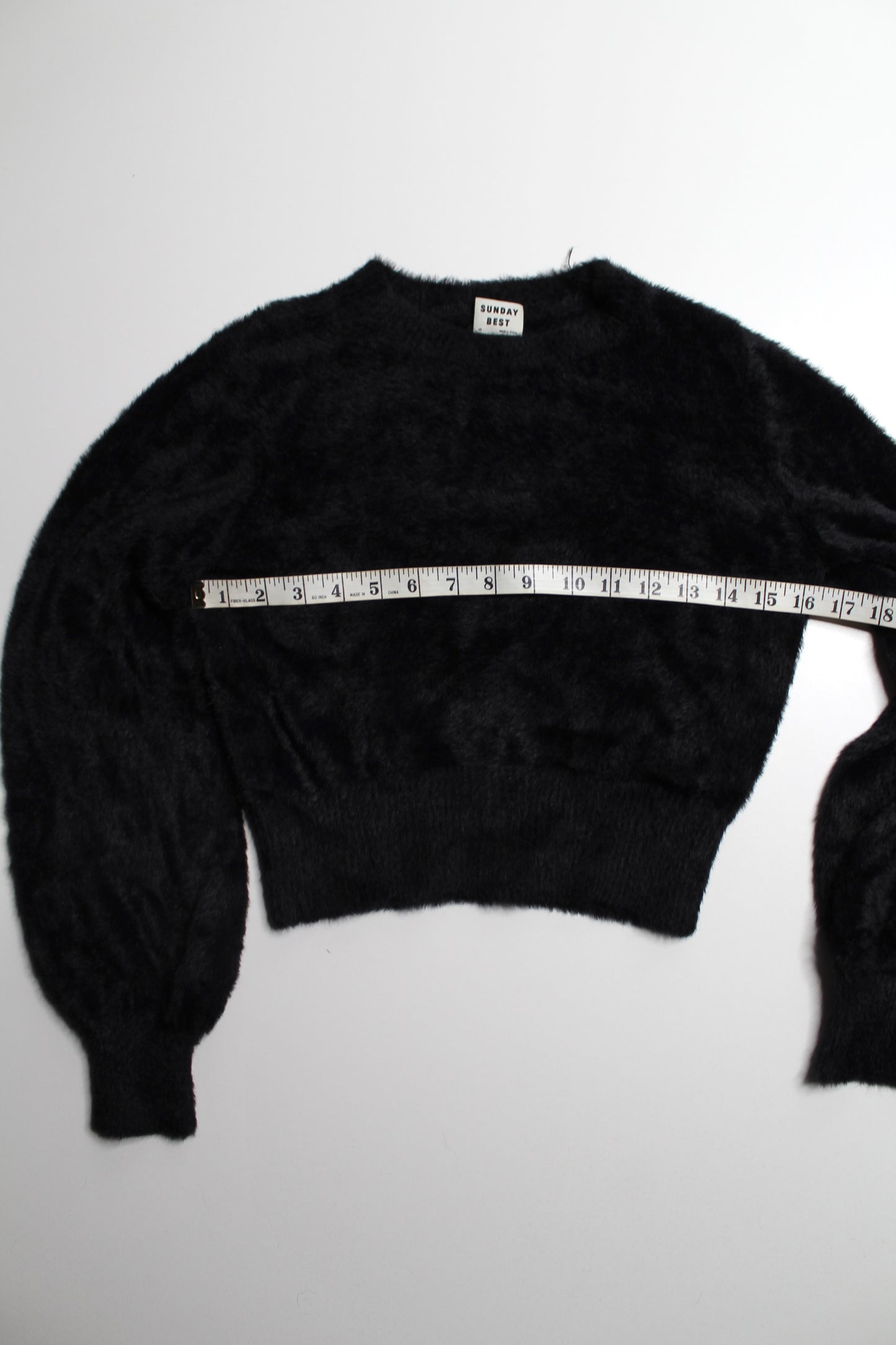 Aritzia Aritzia Sunday Best black ‘ramona’ fuzzy cropped sweater, size xs