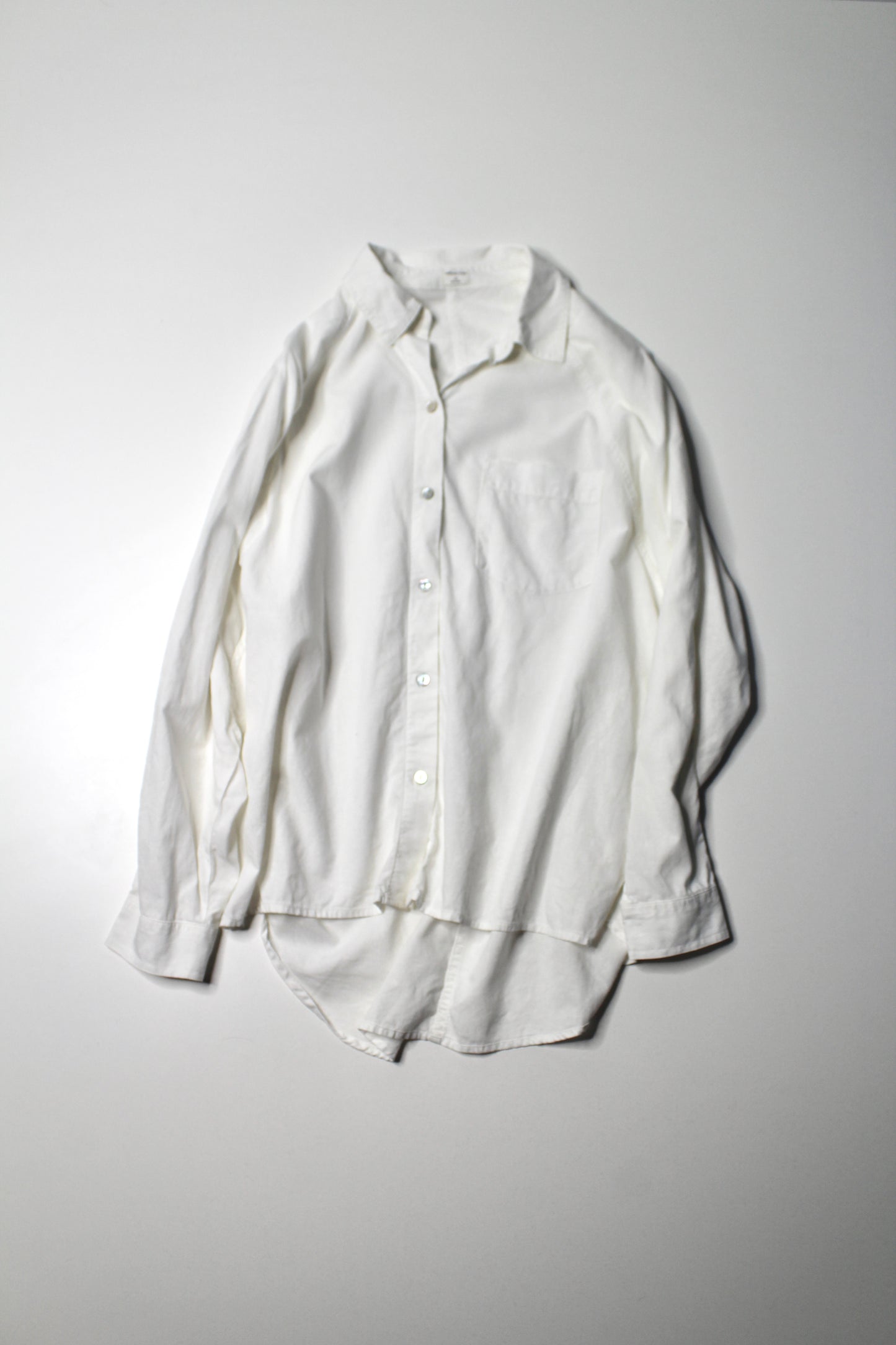 Aritzia Wilfred Free white button up cotton blouse, size xxsmall (oversized fit)