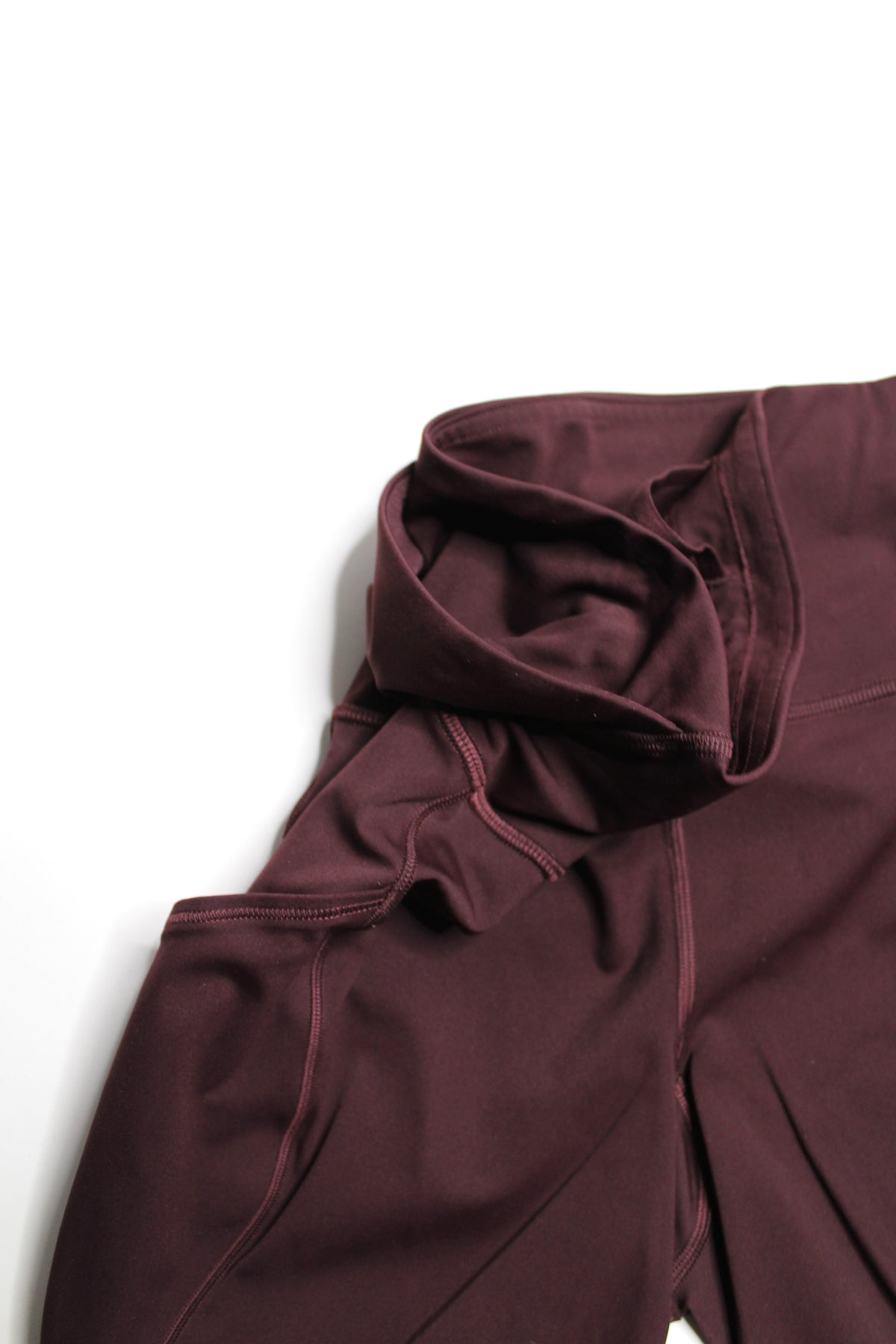 Lululemon good night plum ‘Fast and Free’ High-Rise shorts, size 8 (6”)