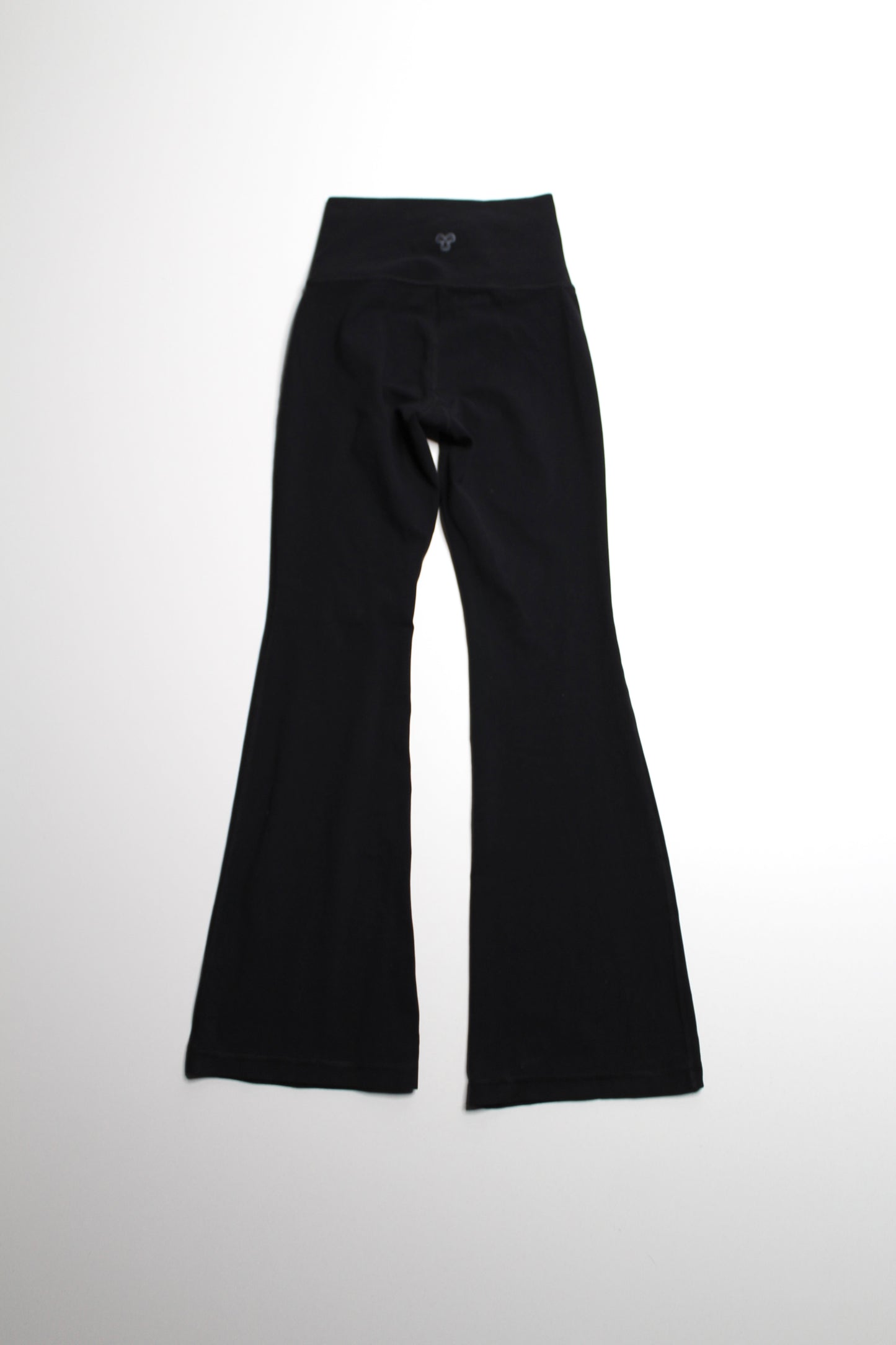 Aritzia TNA action hi-rise black flared pant, size xs (26”)