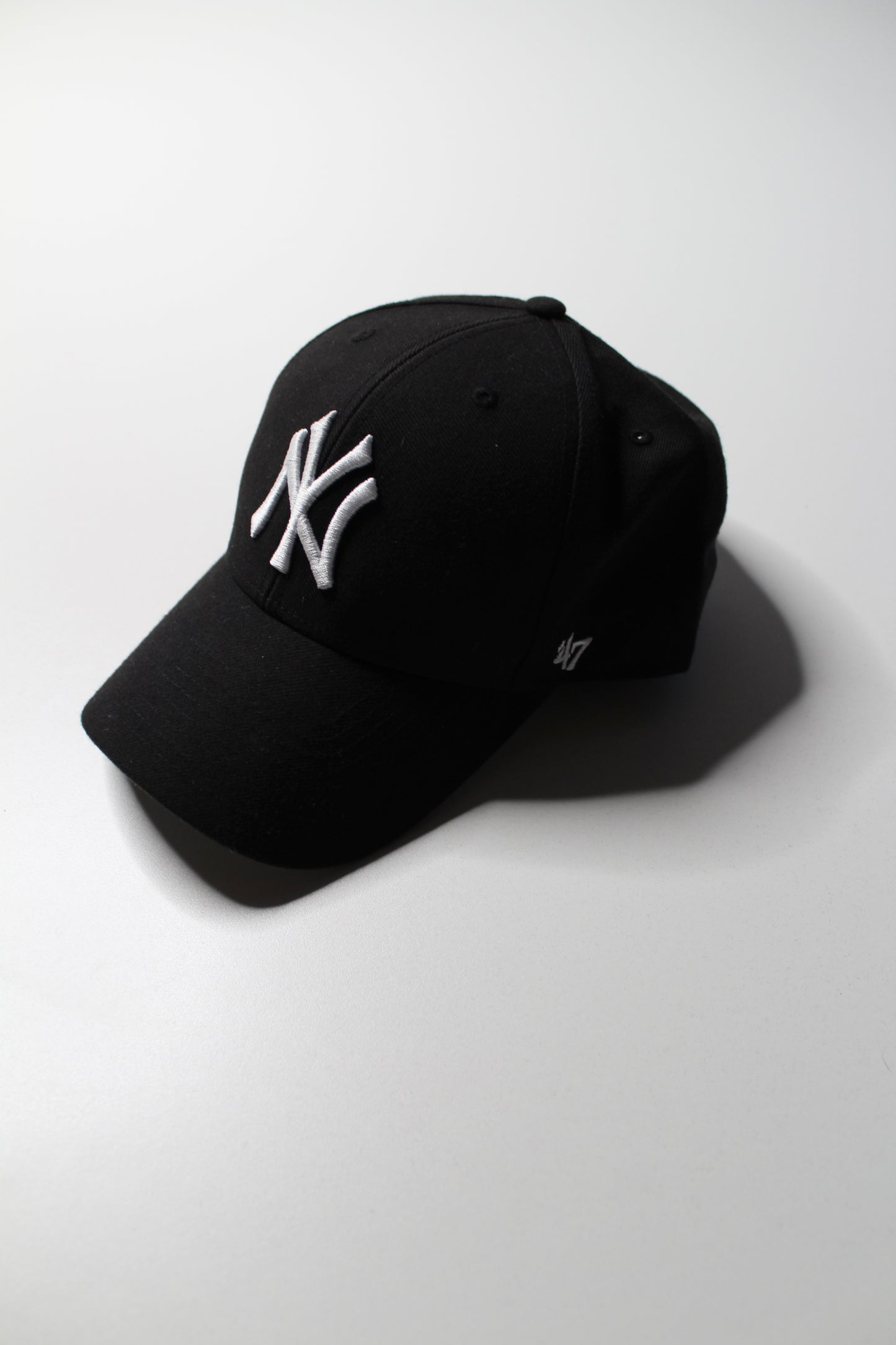 Brand 47 black/white Yankees hat