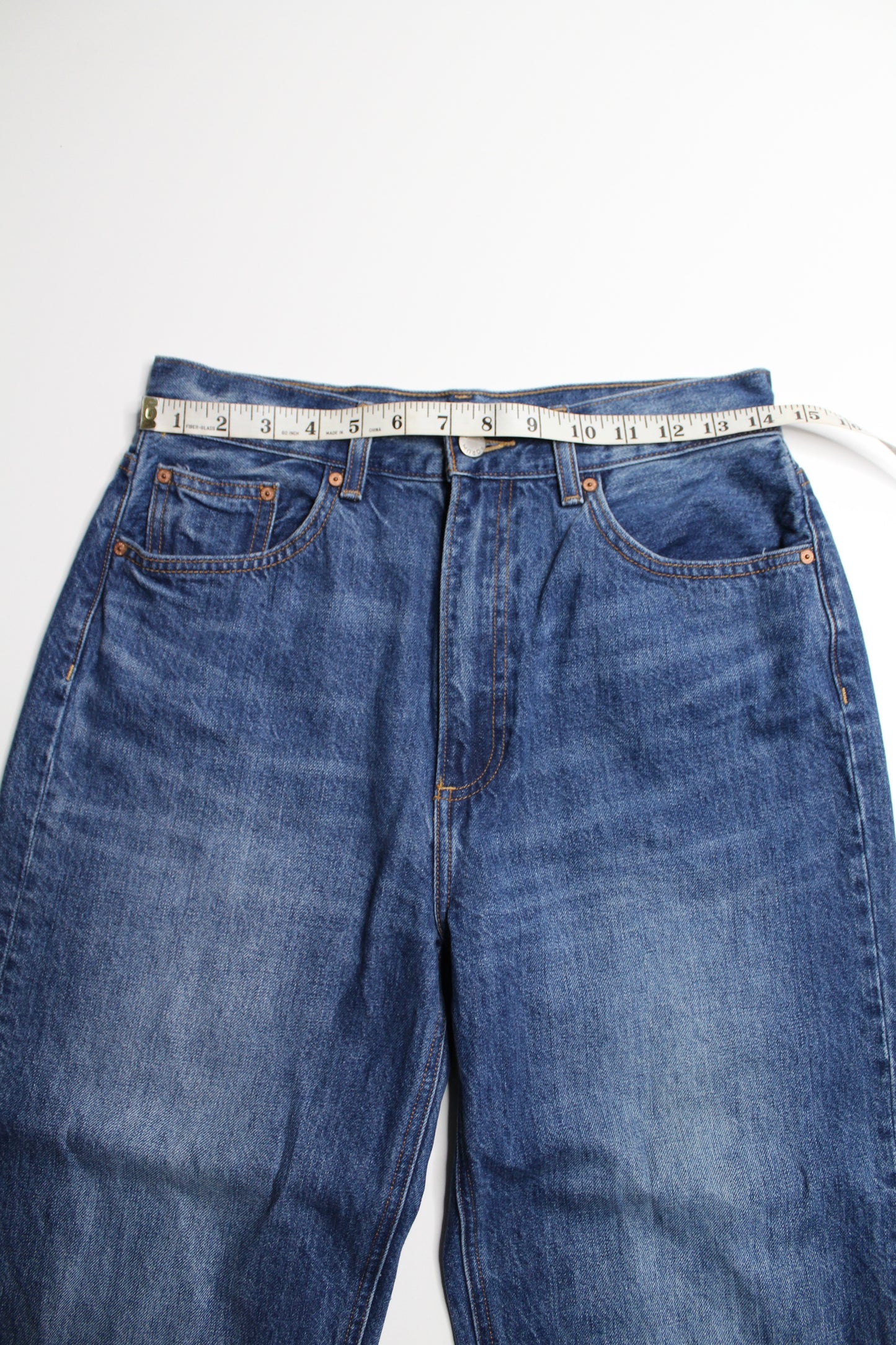 Aritzia Denim Forum high rise ‘Gia carrot’ jean, no size. Fits like 28 (28L)