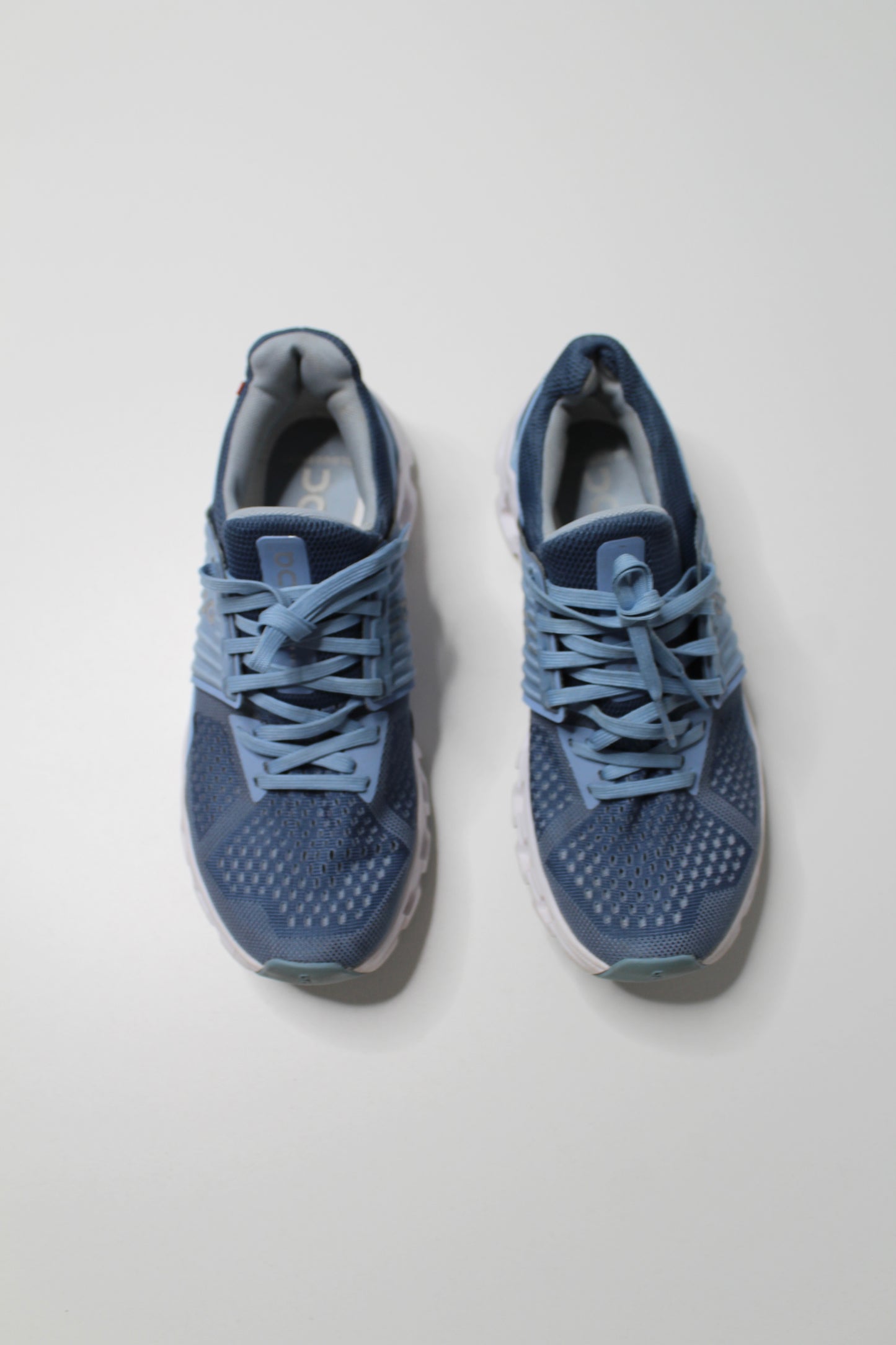 ON Cloud cloudswift running shoe lake / sky blue, size 8
