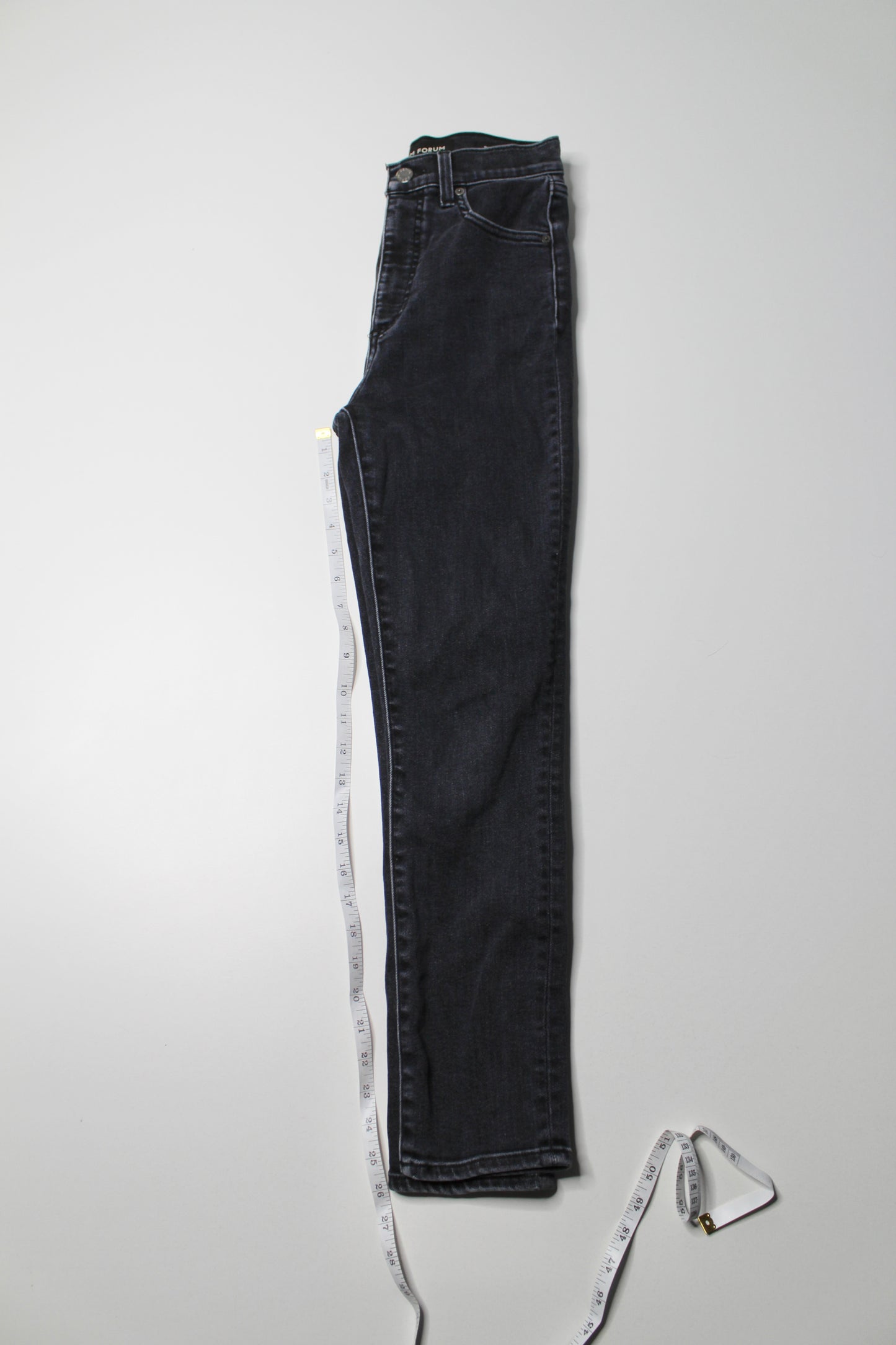 Aritzia Denim Forum black wash ‘Lola’ high rise skinny jeans, size 25 (26”)