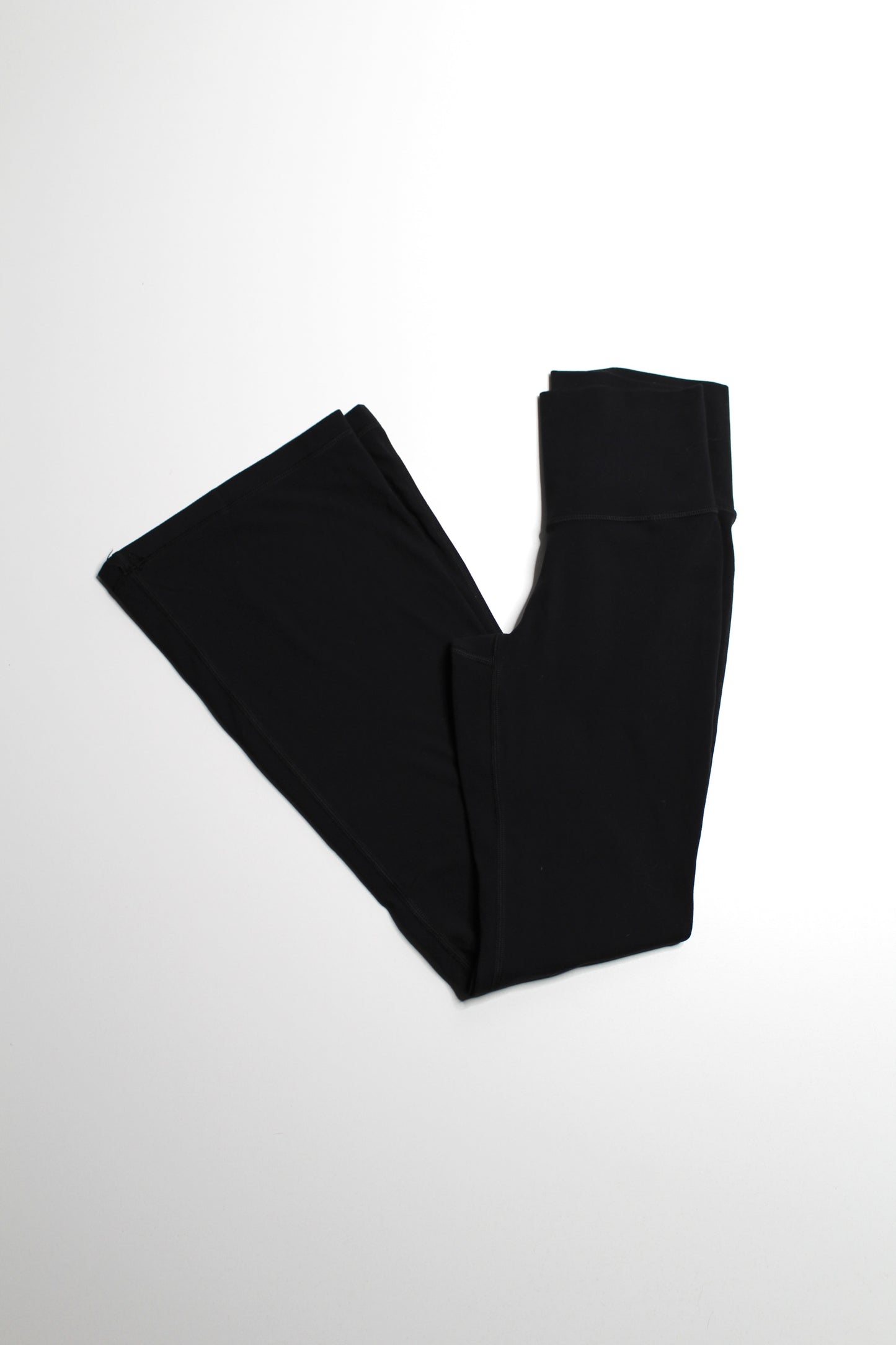 Aritzia TNA action hi-rise black flared pant, size xs (26”)
