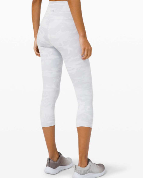 Lululemon incognito camo jacquard alpine white starlight 'wunder under' high rise crop, size 8 (High-Rise) *Luxtreme 21" (price reduced: was $48) (additional 20% off)