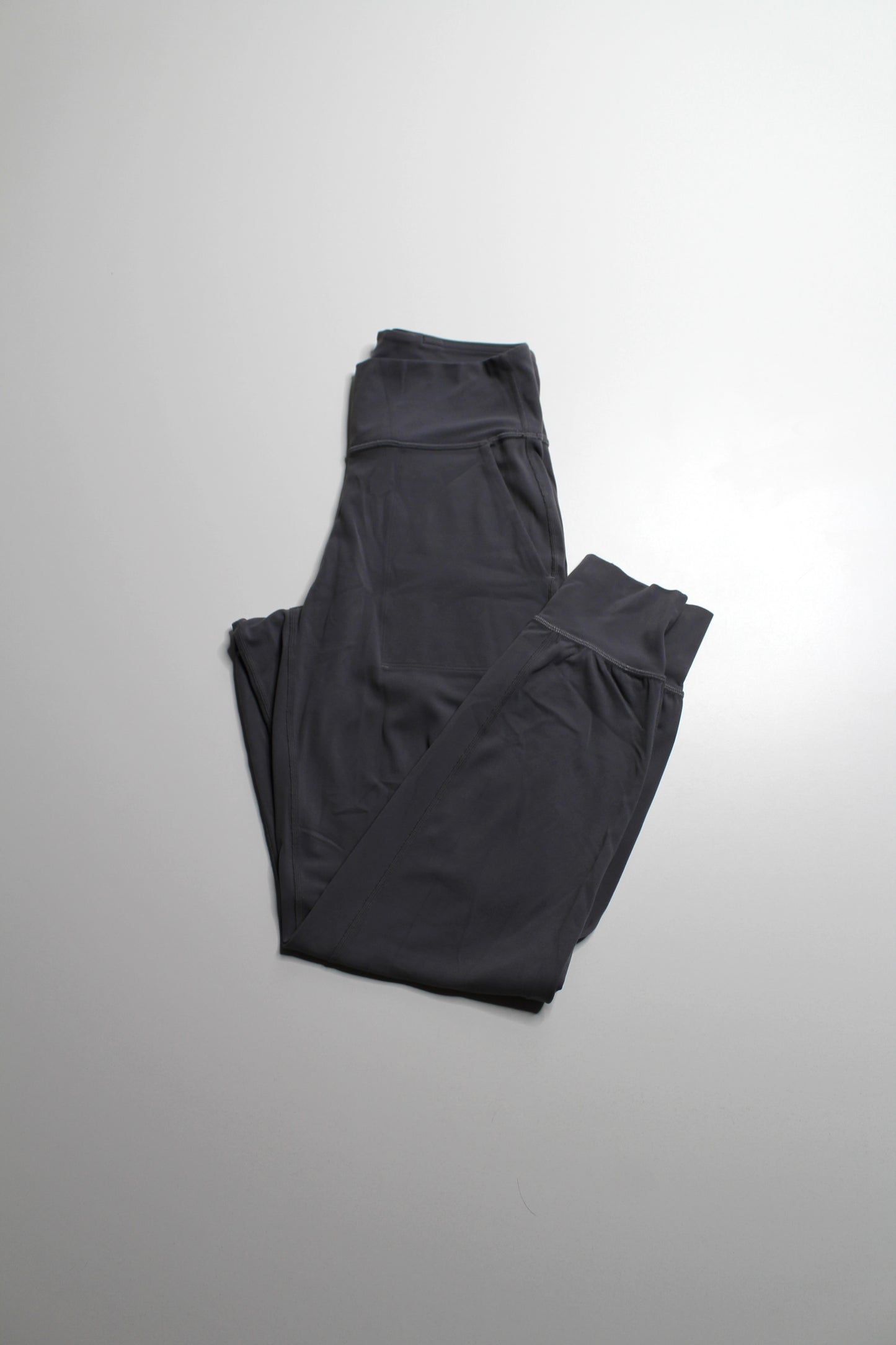 Lululemon graphite grey ‘align’ jogger, size 6