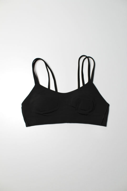 Lululemon black ‘like a cloud’ bra. No size. Fits like 8