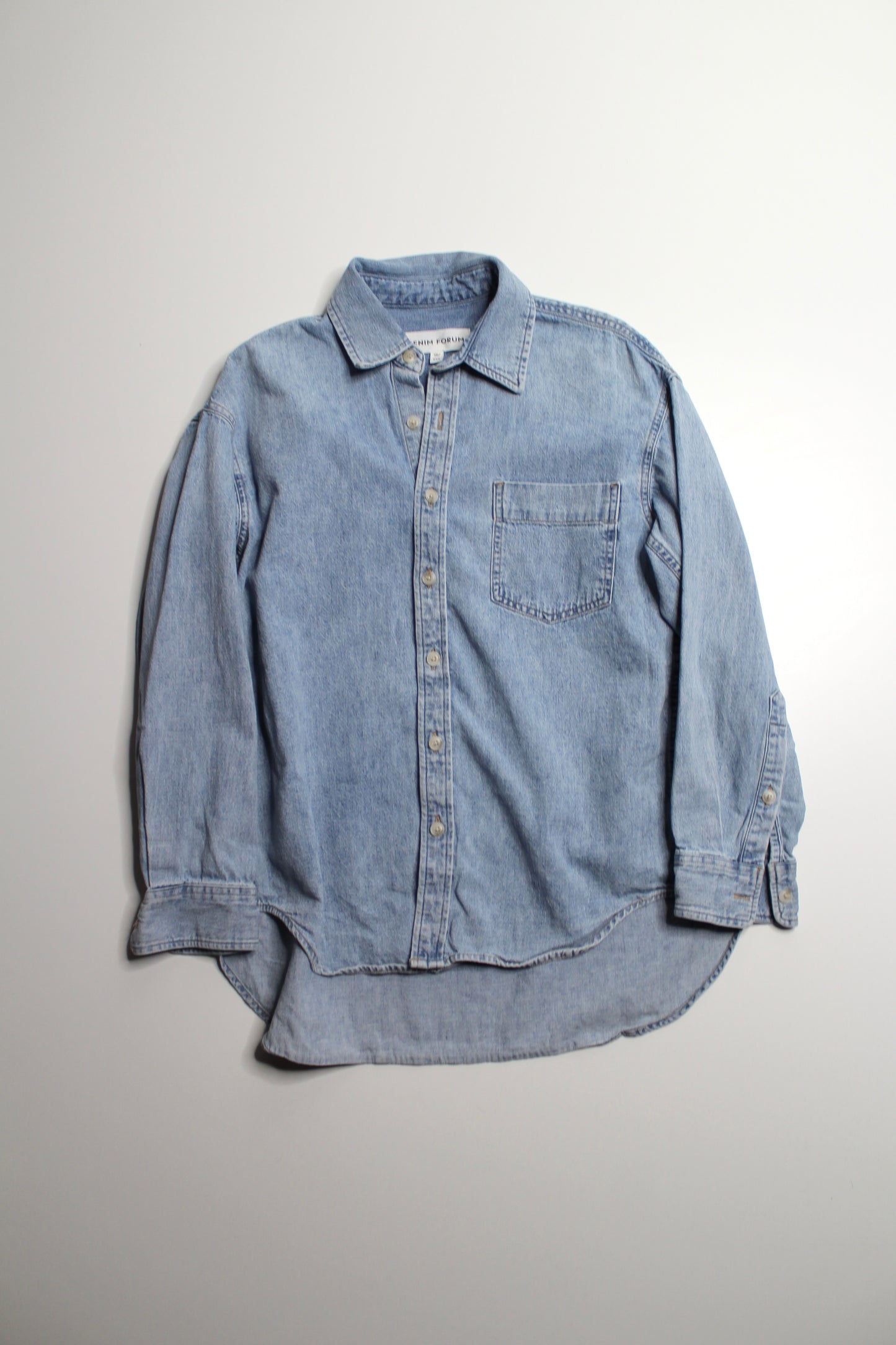 Aritzia Denim Forum ‘80s comfy’ denim shirt, size xxs (oversized fit)