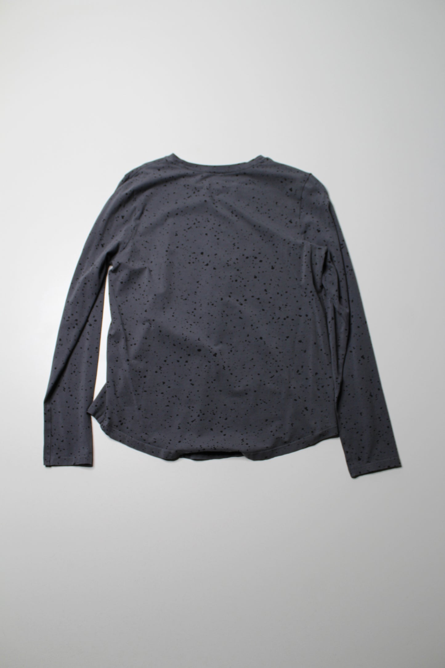 Lululemon revitalized splatter anchor black love long sleeve, no size. Fits like size 6 (relaxed fit)