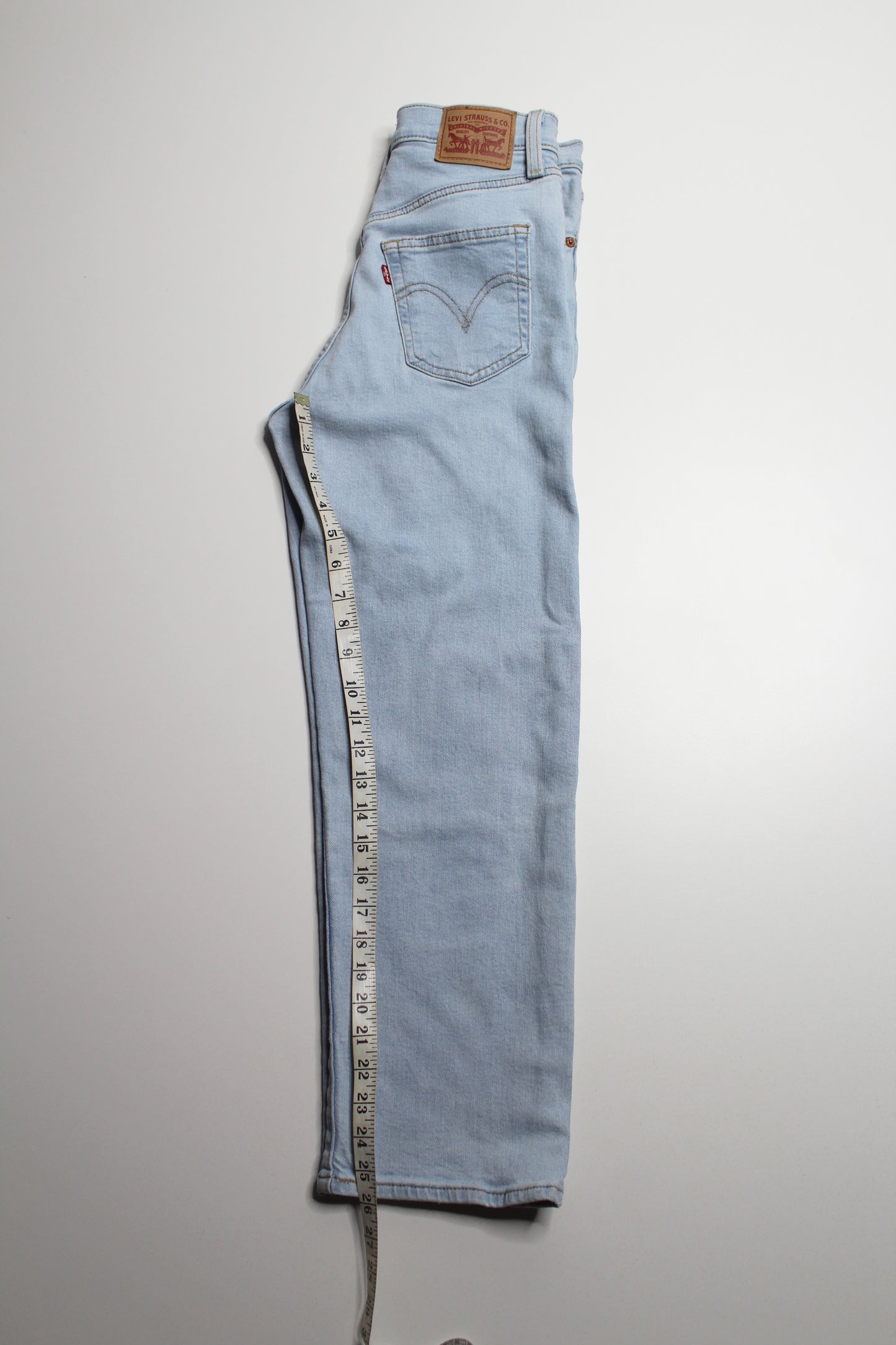 Levis ‘ribcage straight ankle’ jeans, size 26 (26”)